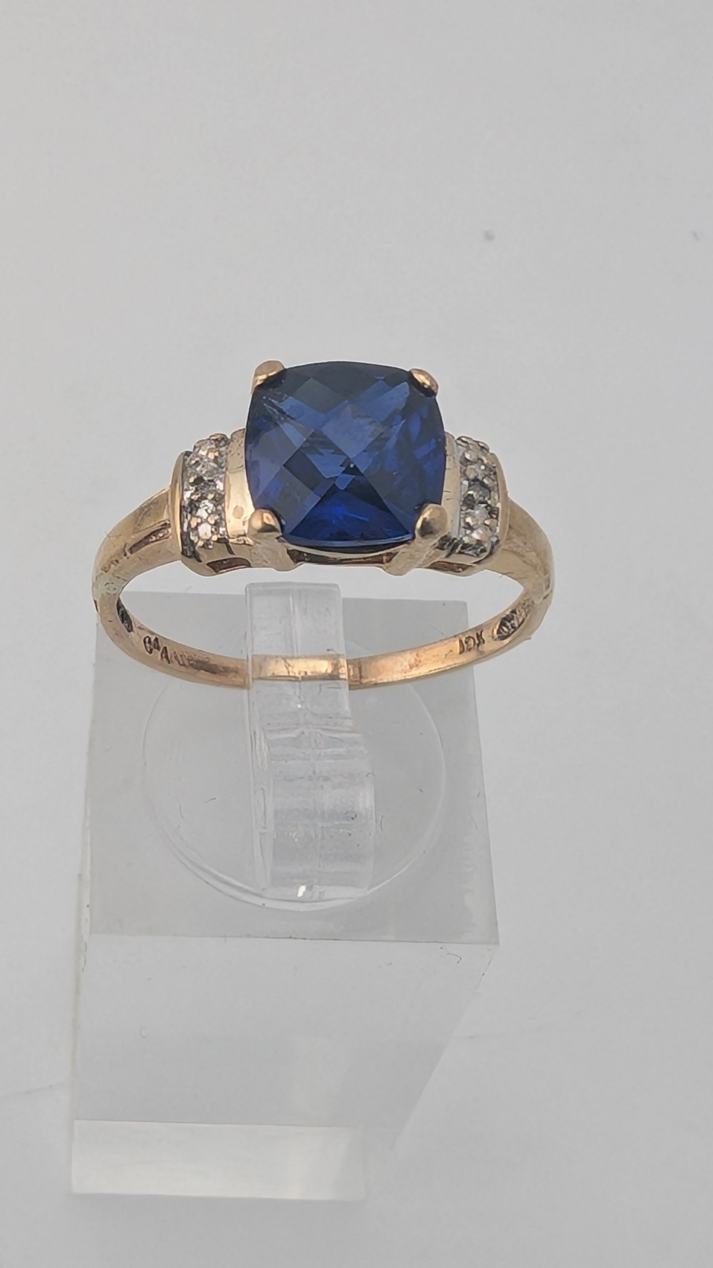 10K Gold Cushion-Cut Synthetic Sapphire & White Accent Stone Ring — Size 8.5