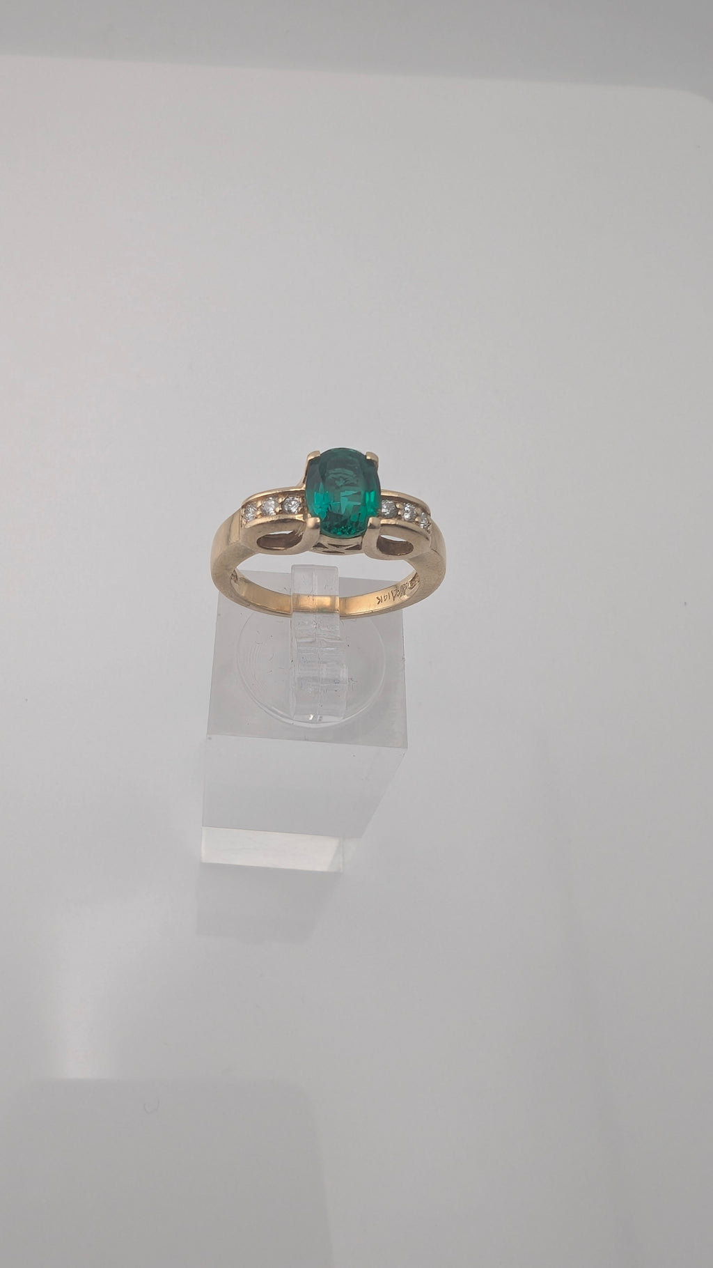 Vintage 14K Gold Natural Emerald & Diamond Accent Ring — Size 7