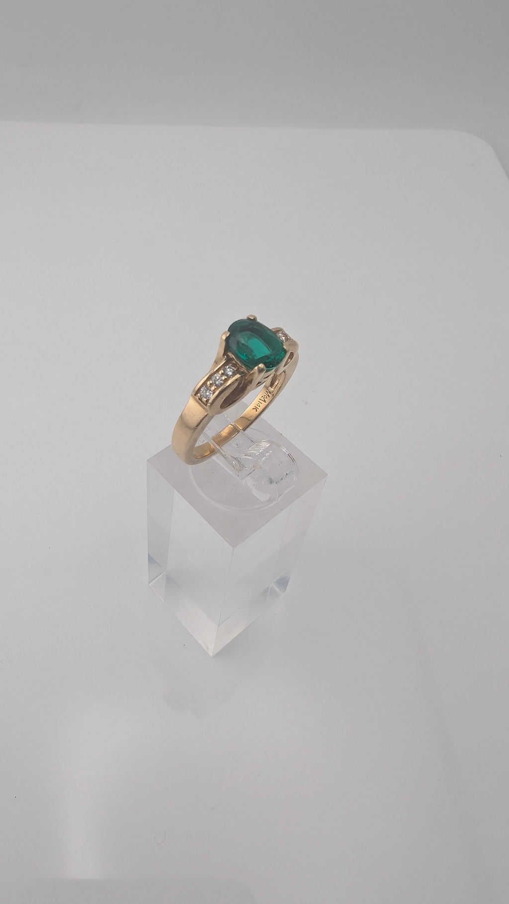 Vintage 14K Gold Natural Emerald & Diamond Accent Ring — Size 7