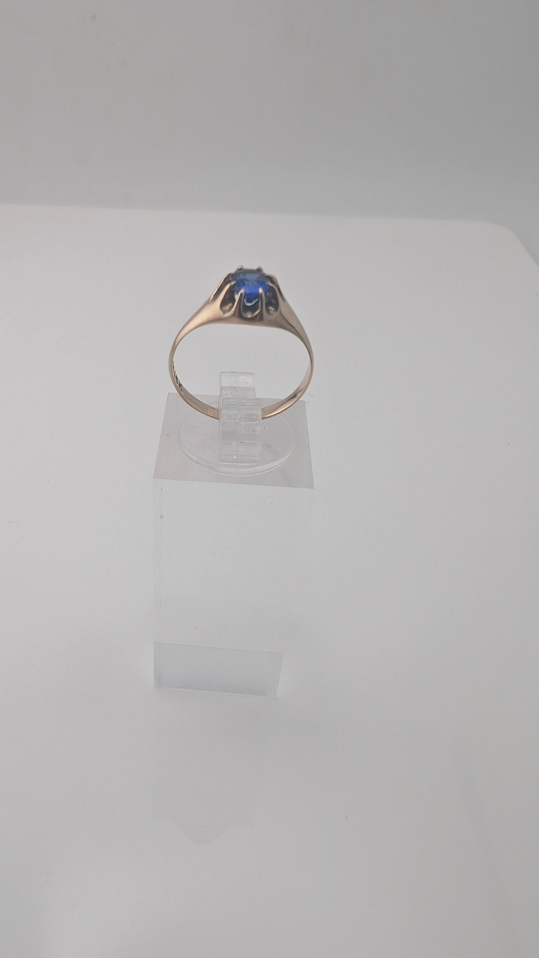 10K Gold Blue Stone Solitaire Ring — Size 6