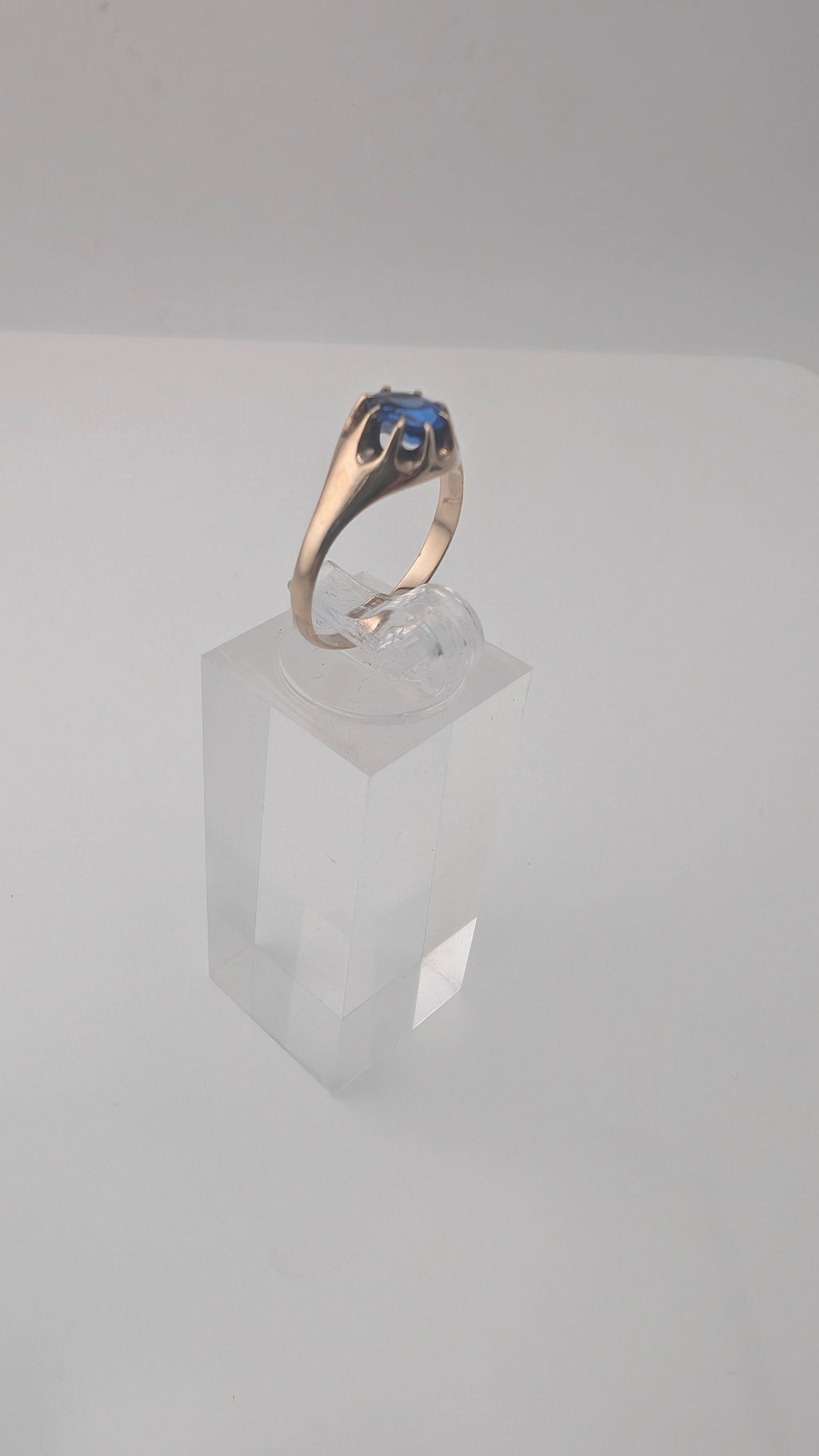 10K Gold Blue Stone Solitaire Ring — Size 6