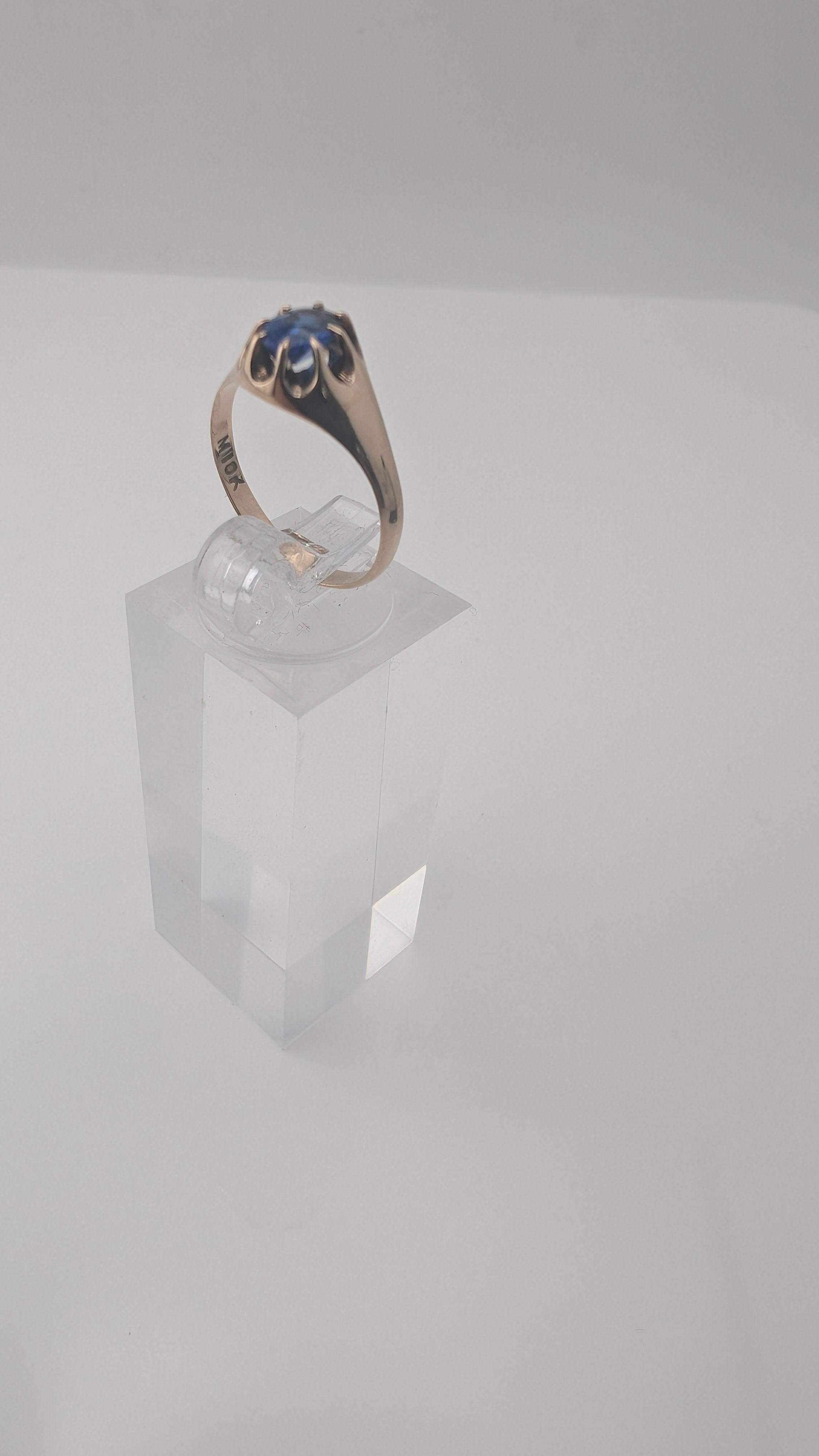 10K Gold Blue Stone Solitaire Ring — Size 6