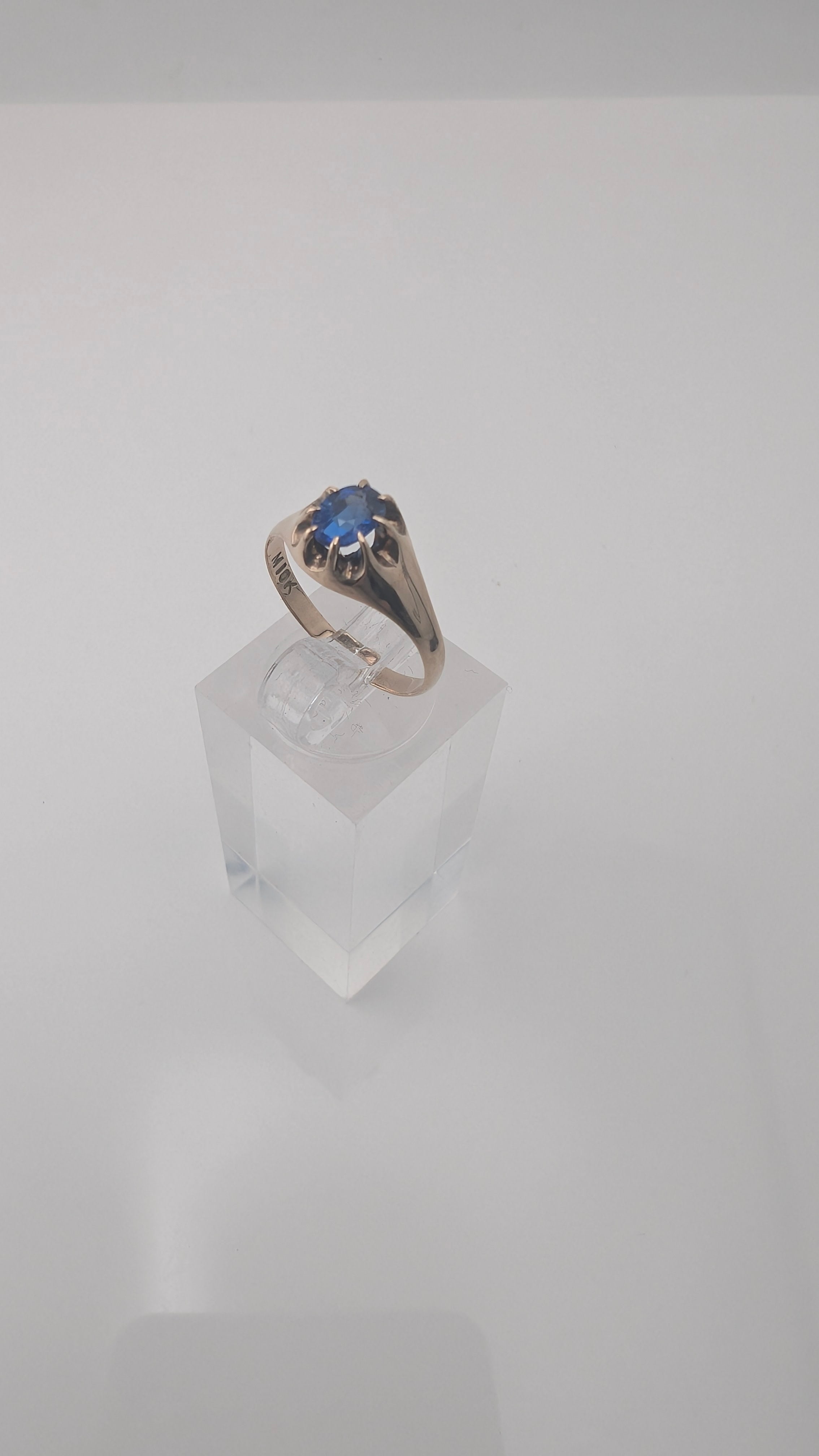 10K Gold Blue Stone Solitaire Ring — Size 6