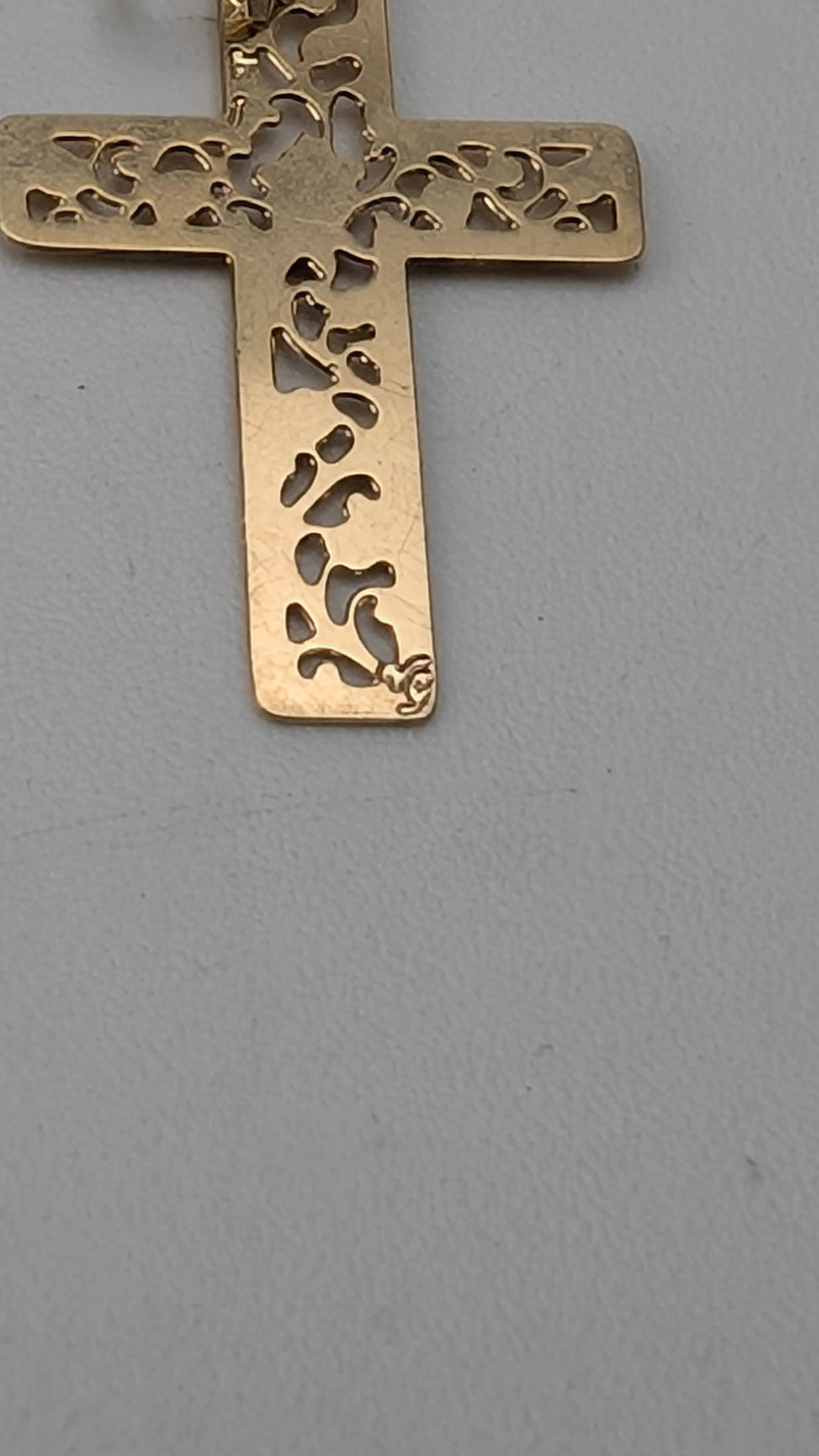 14K Yellow Gold Openwork Floral Crucifix Pendant – Vintage