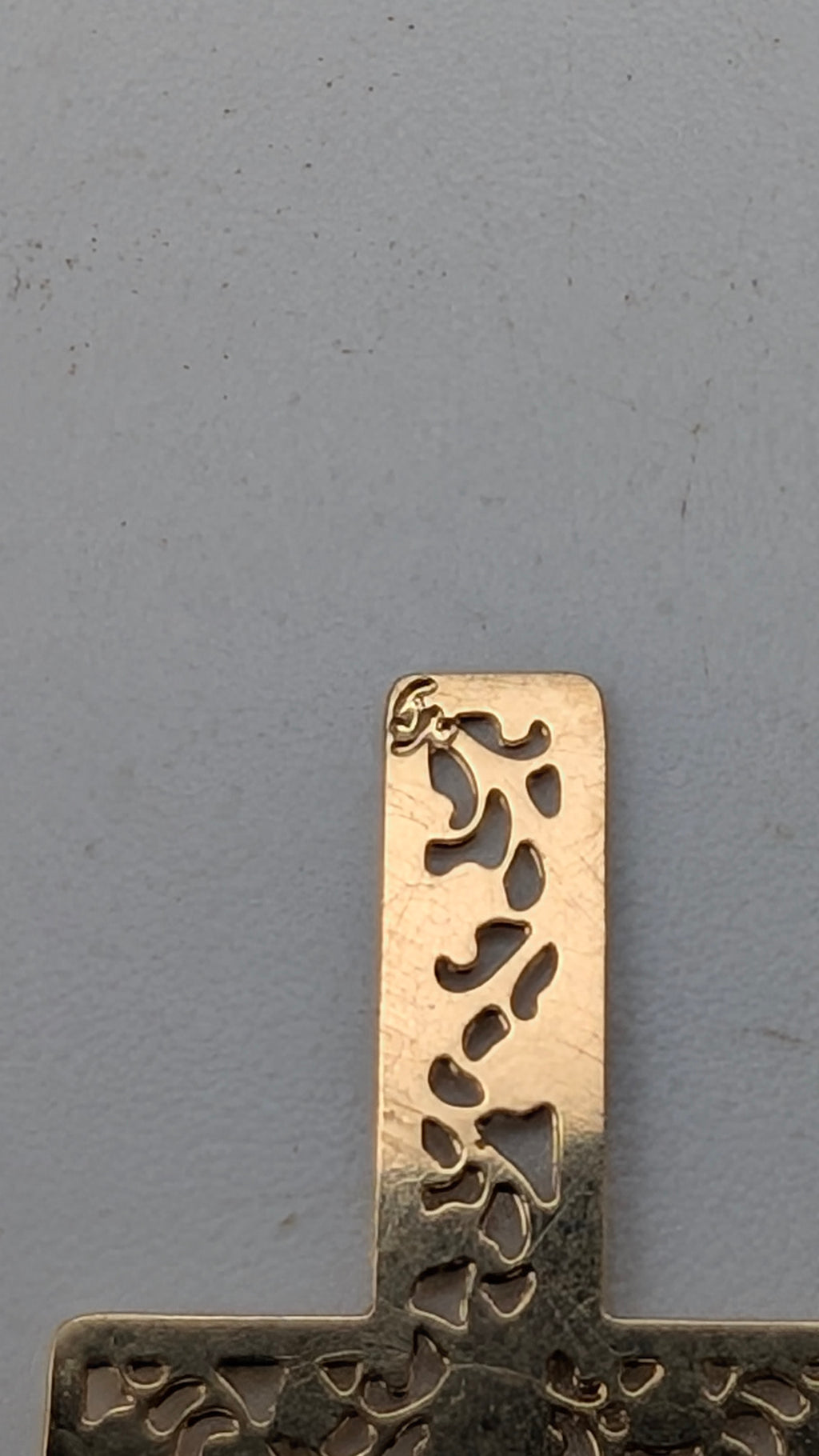 14K Yellow Gold Openwork Floral Crucifix Pendant – Vintage
