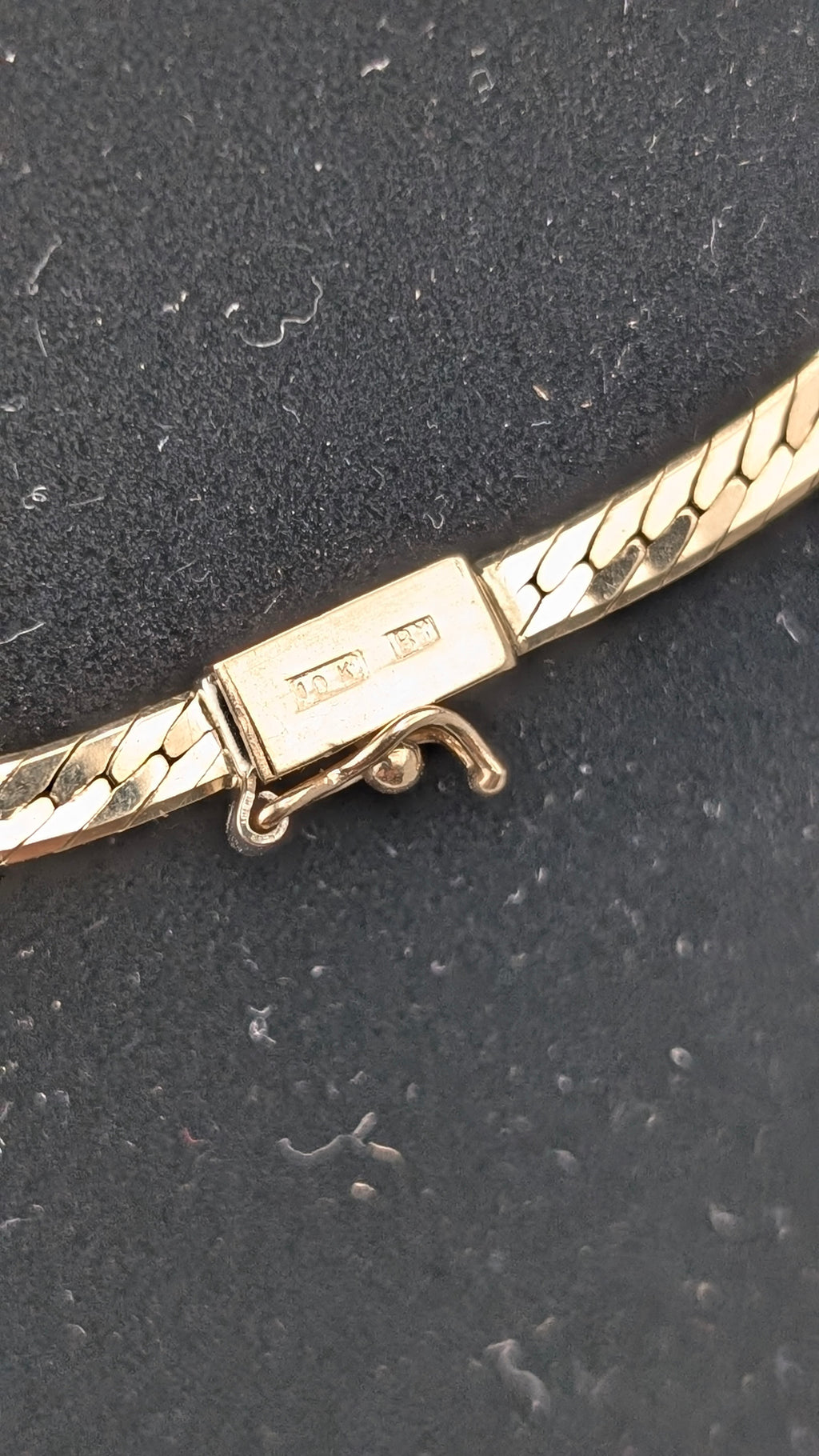 10K Yellow Gold Diamond-Cut Herringbone Necklace – 16 Inches