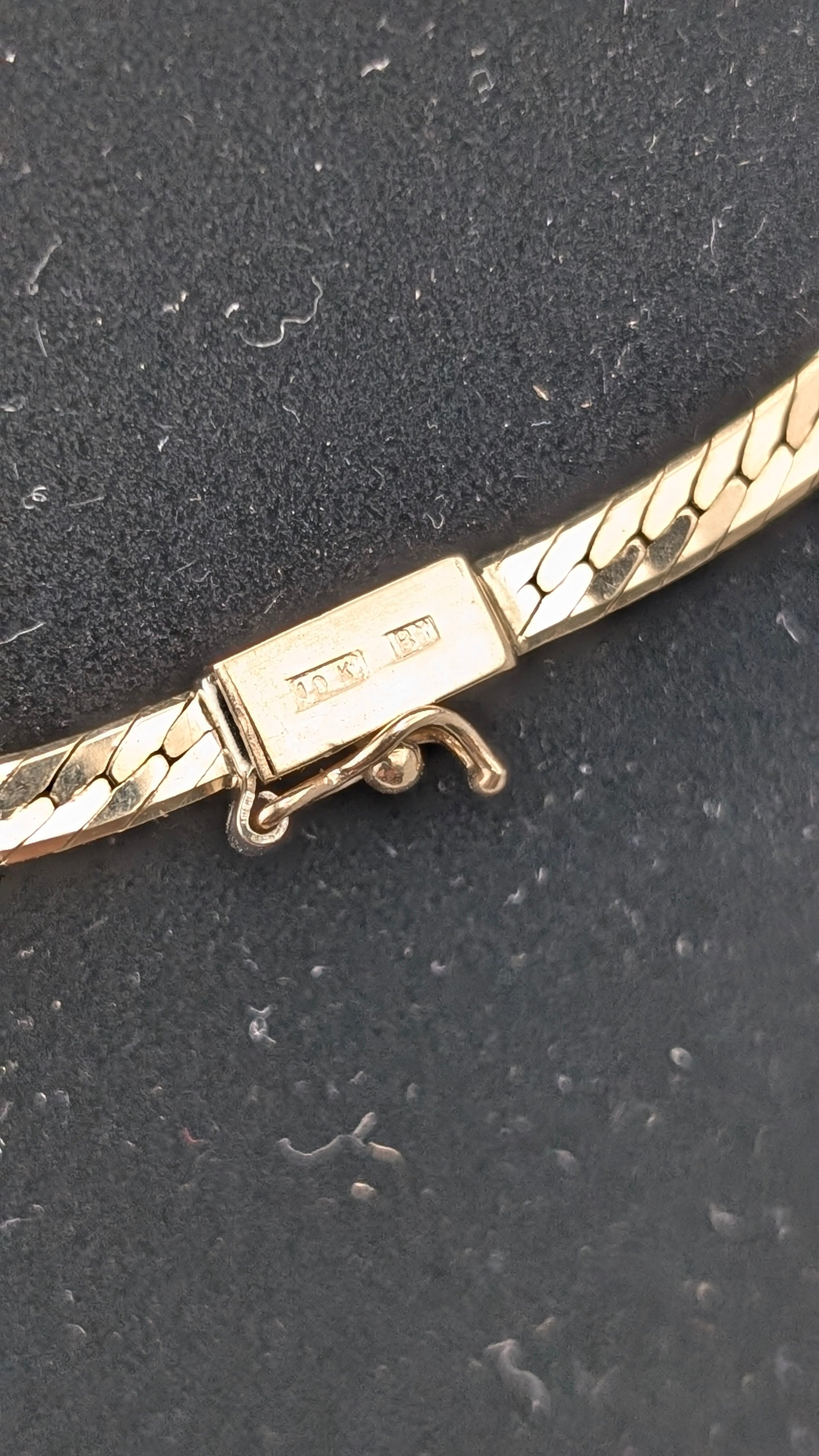 10K Yellow Gold Diamond-Cut Herringbone Necklace – 16 Inches