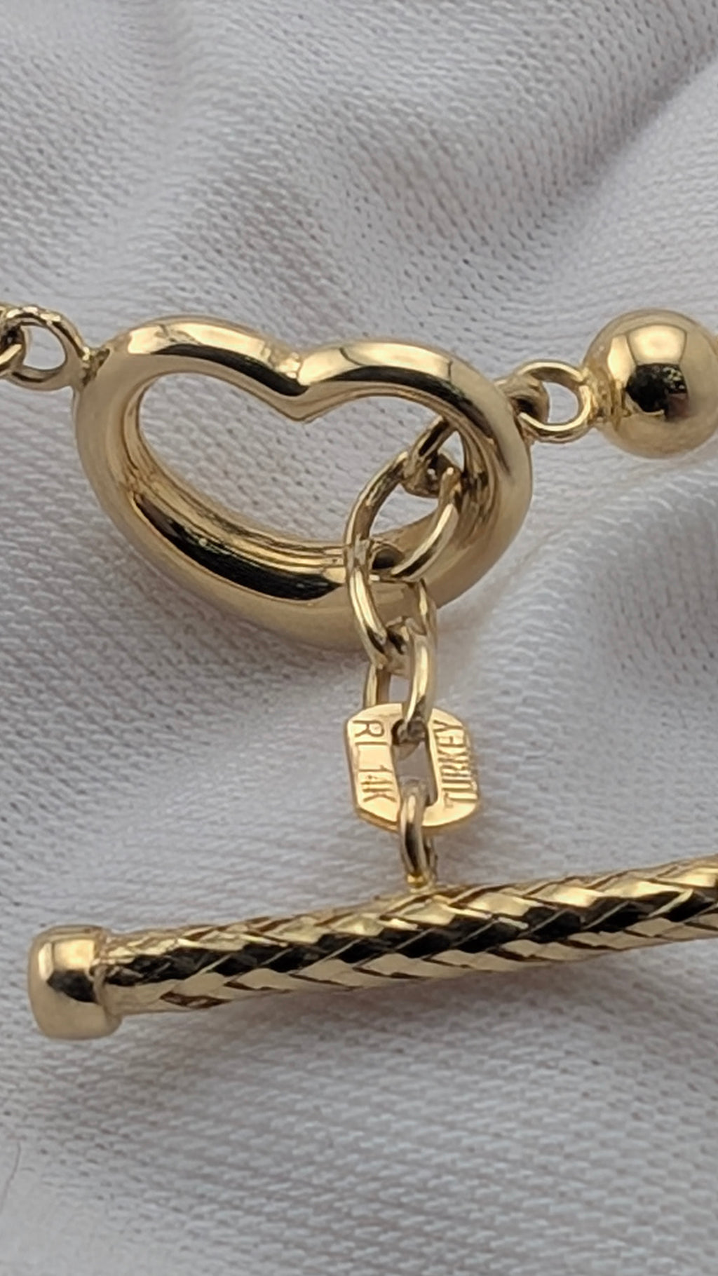 14K Yellow Gold Heart Toggle Bracelet – 6 Inches