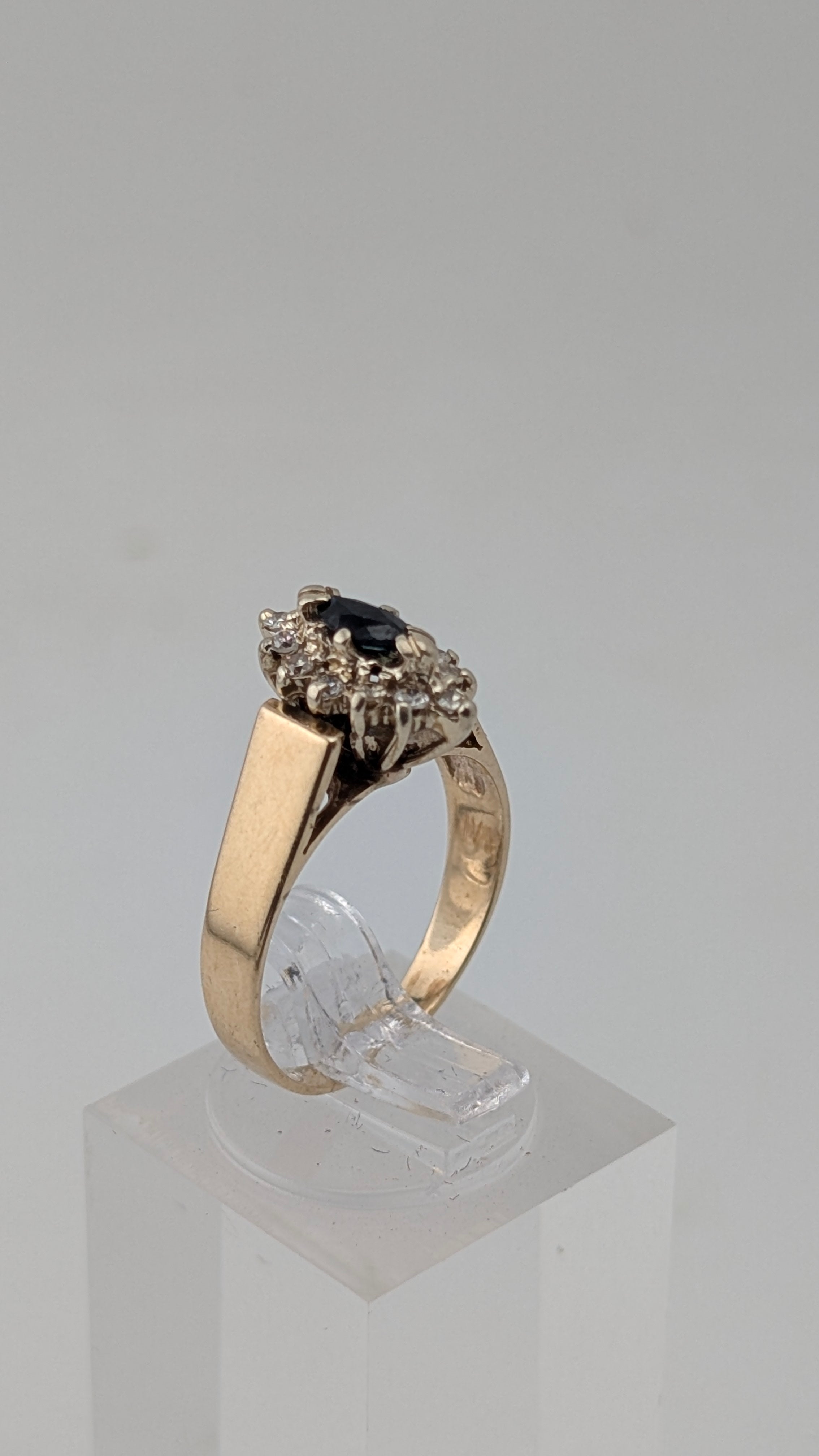 14K Yellow Gold Sapphire & Diamond Ring – Size 6