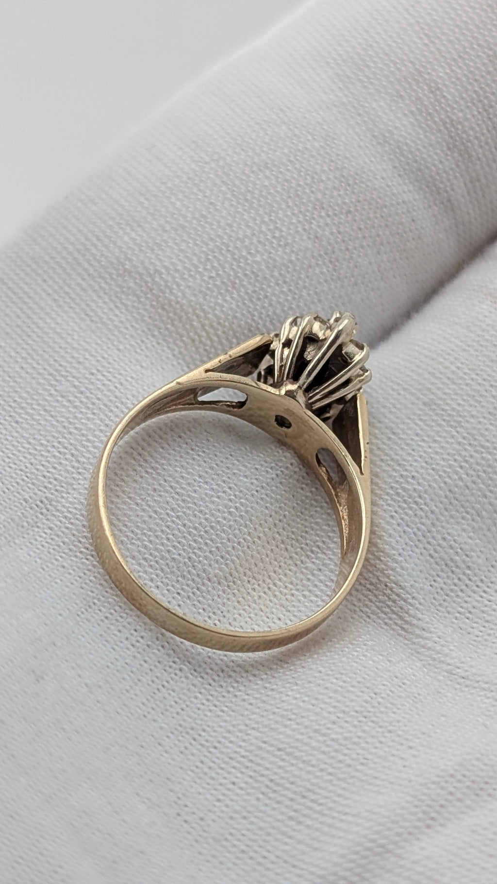 14K Yellow Gold Sapphire & Diamond Ring – Size 6