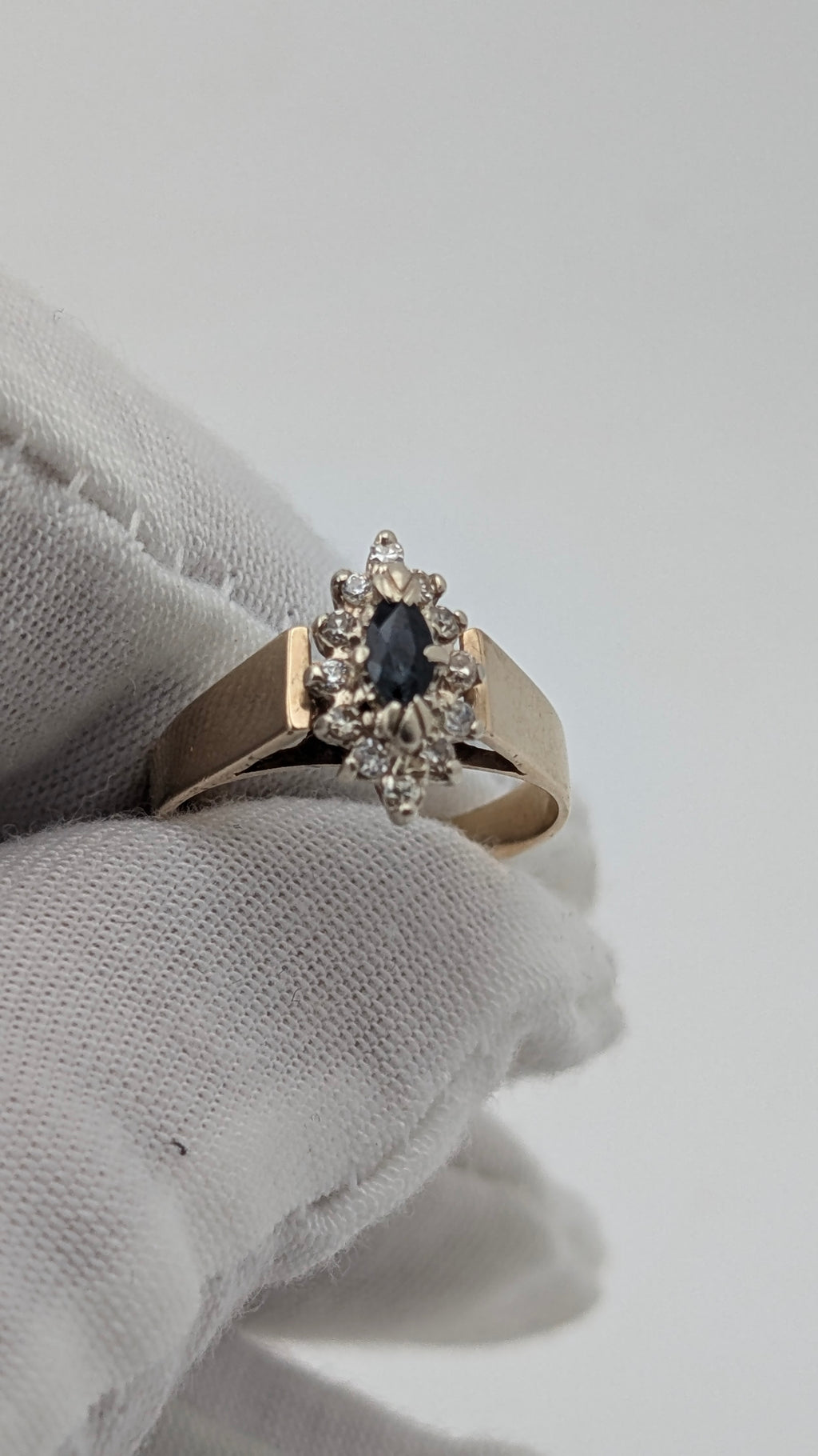 14K Yellow Gold Sapphire & Diamond Ring – Size 6