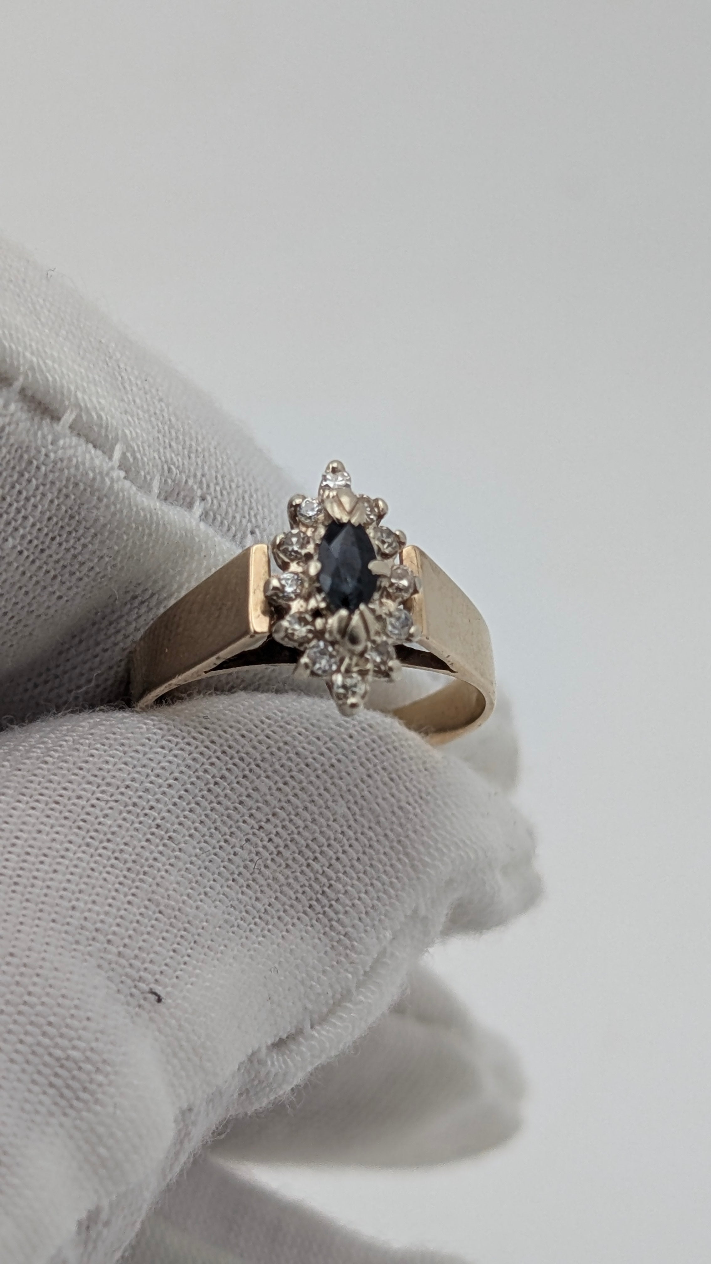14K Yellow Gold Sapphire & Diamond Ring – Size 6
