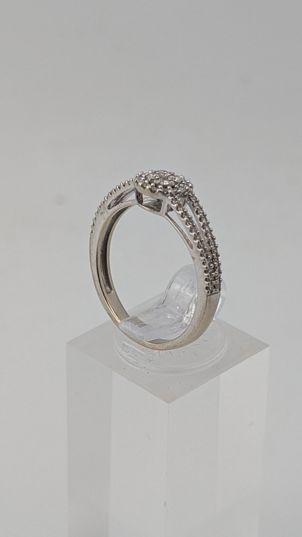 10K White Gold Diamond Halo Ring – Size 8