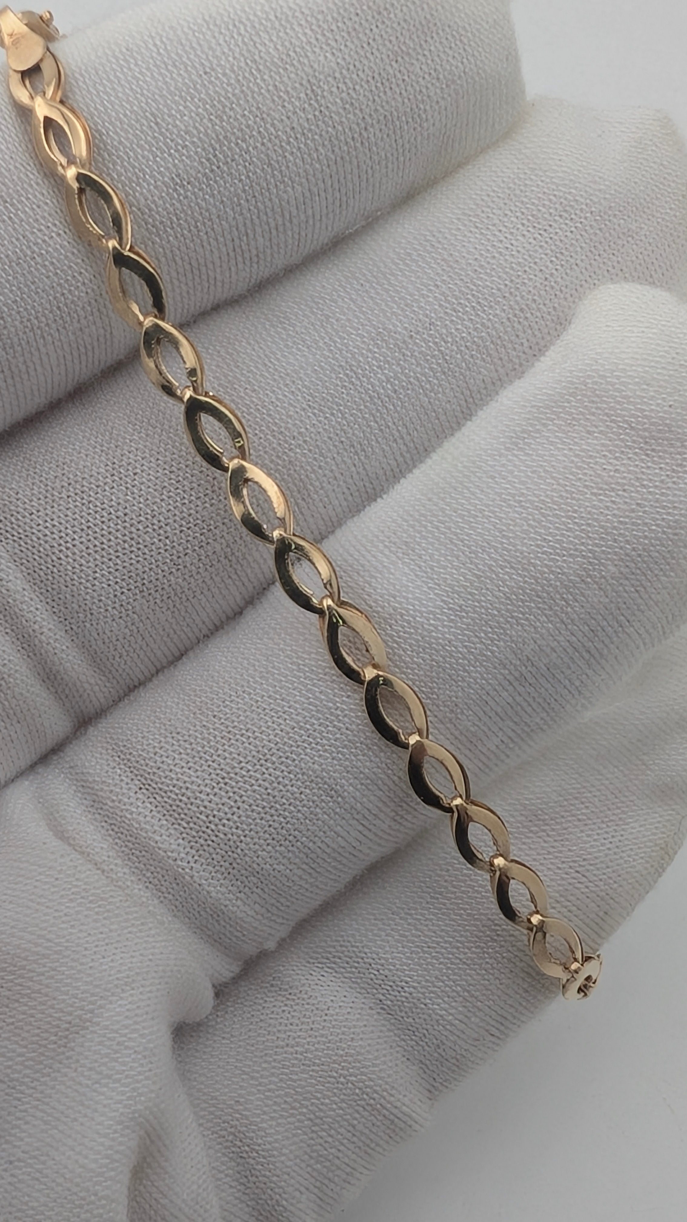 10K Yellow Gold Marquise Link Bracelet – 7.25 Inches