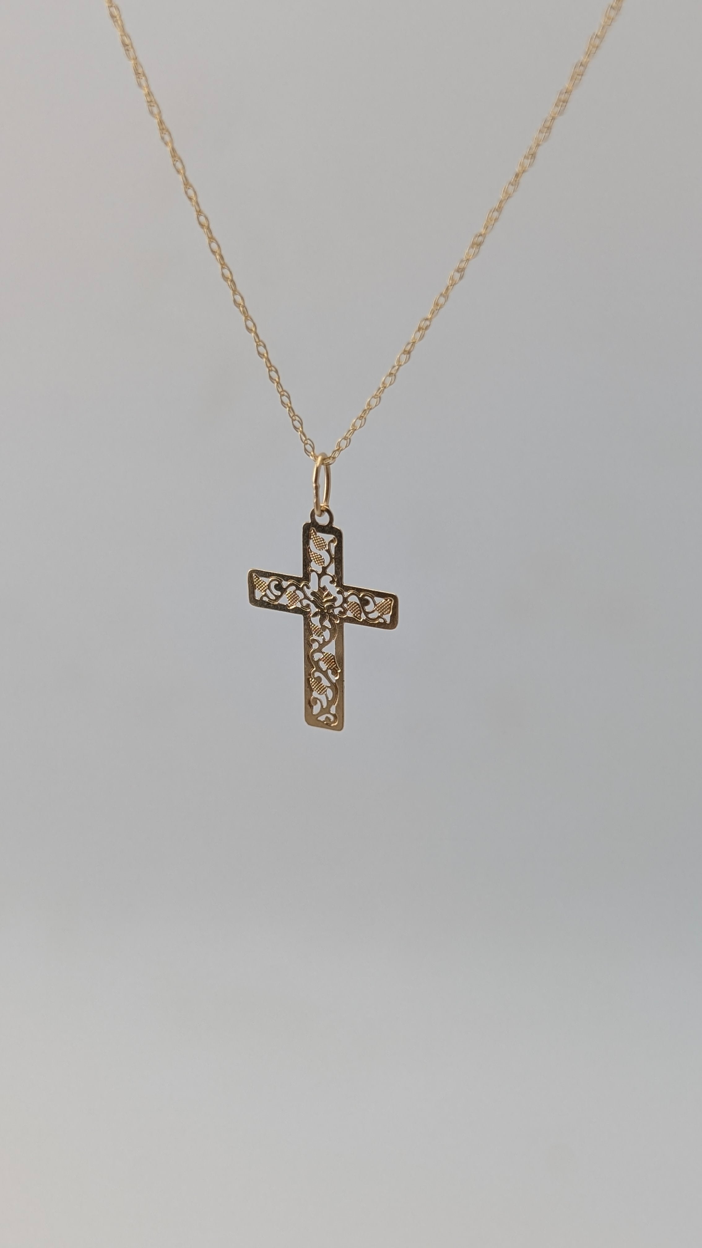 14K Gold Filigree Cross Pendant & Chain Necklace