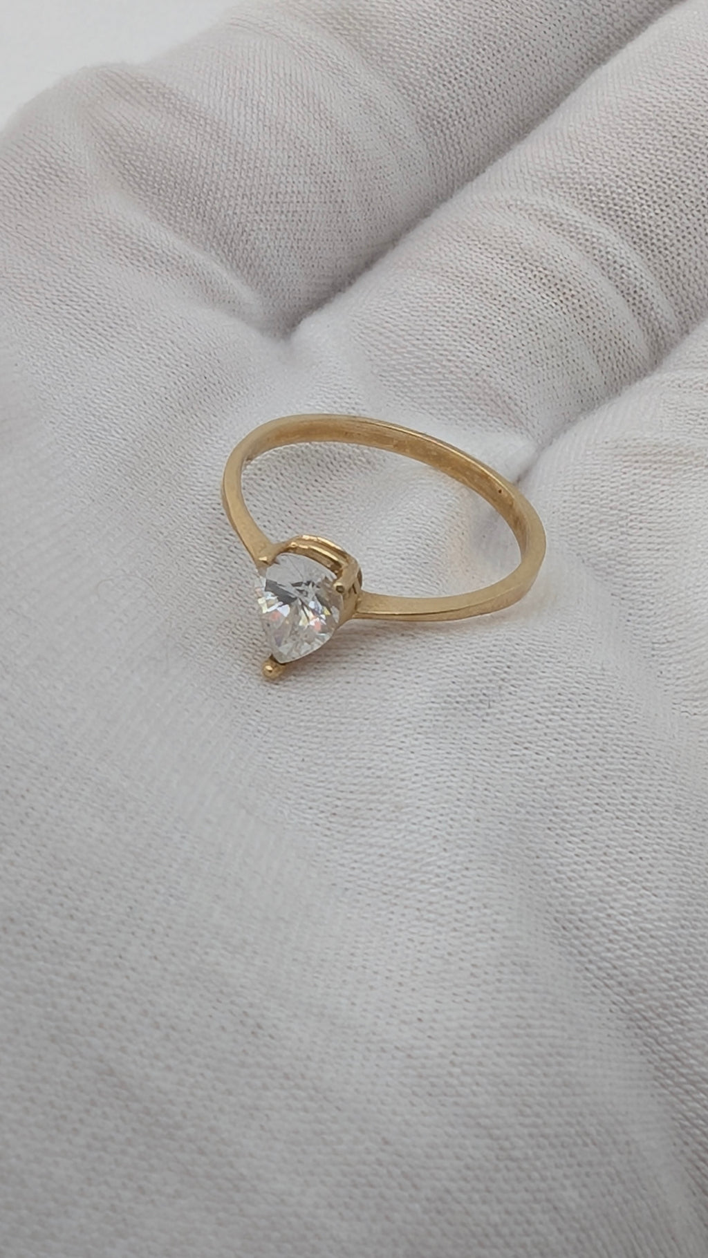 10K Gold Pear Cut Cubic Zirconia Solitaire Ring Size 6¼