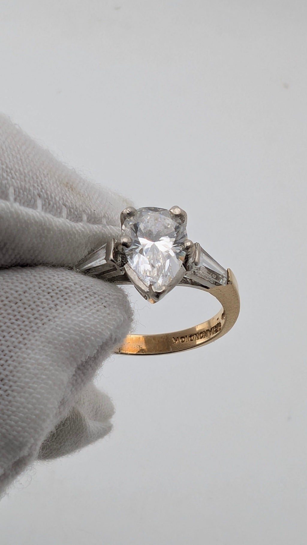 10K Gold Pear Cut Cubic Zirconia Ring Size 6¼ Two-Tone Setting