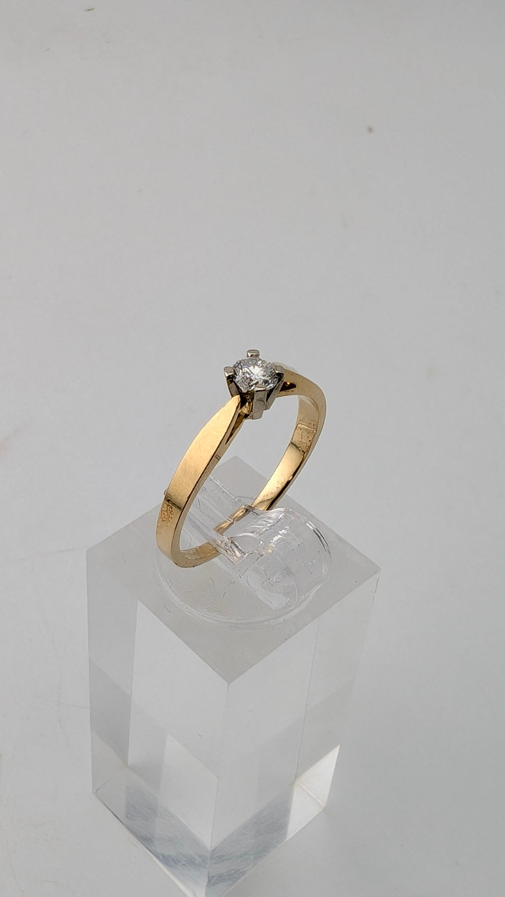 14K Gold Diamond Solitaire Ring – Size 7