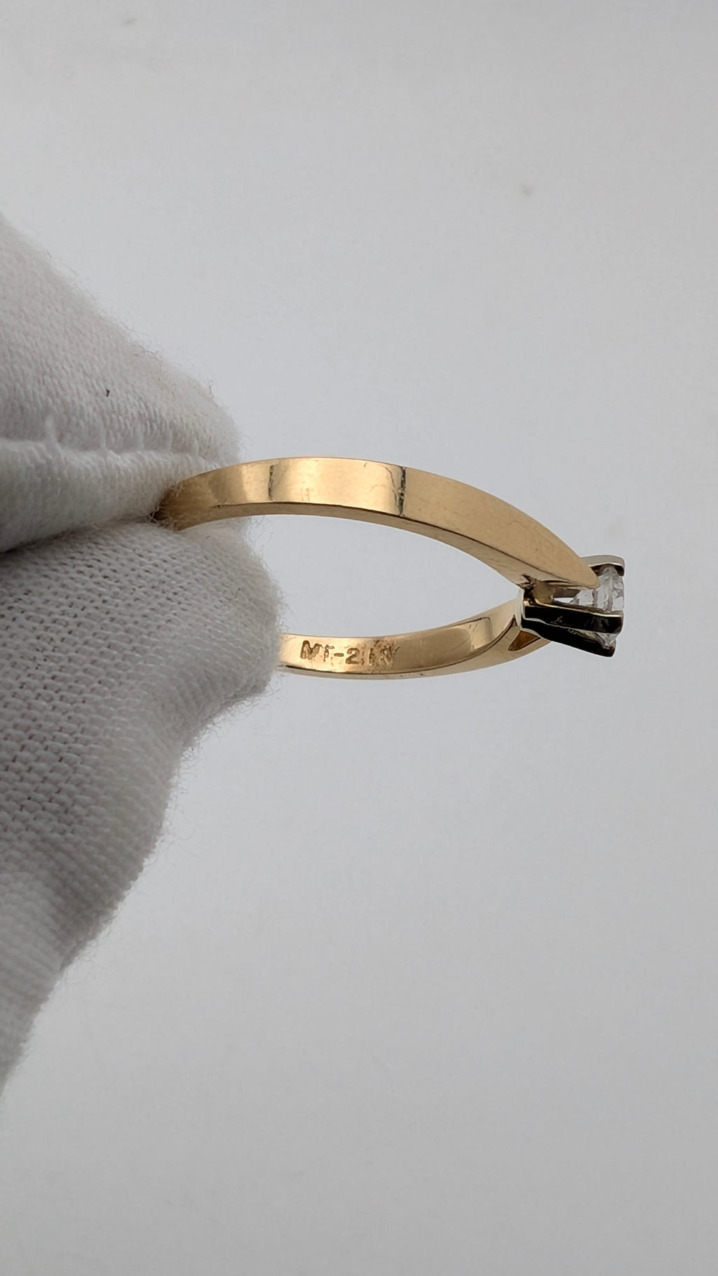 14K Gold Diamond Solitaire Ring – Size 7