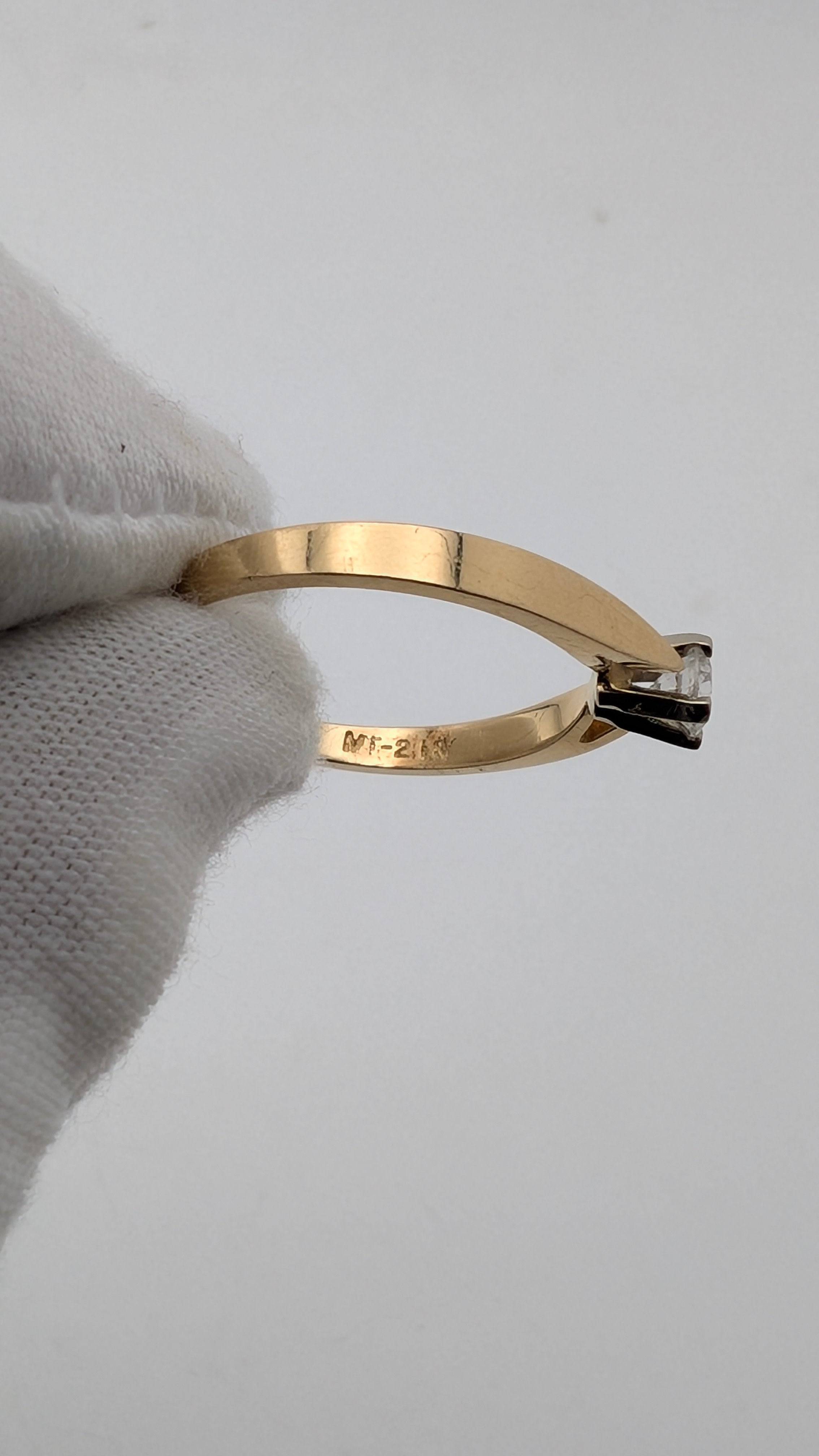 14K Gold Diamond Solitaire Ring – Size 7