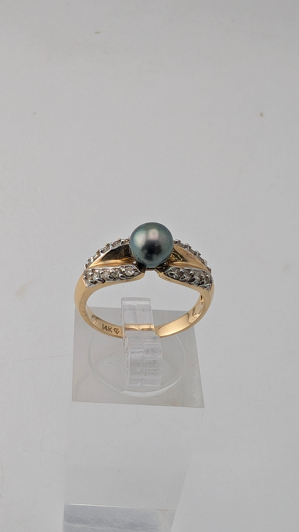 14K Yellow Gold Cultured Pearl & Diamond Accent Ring – Size 6¾
