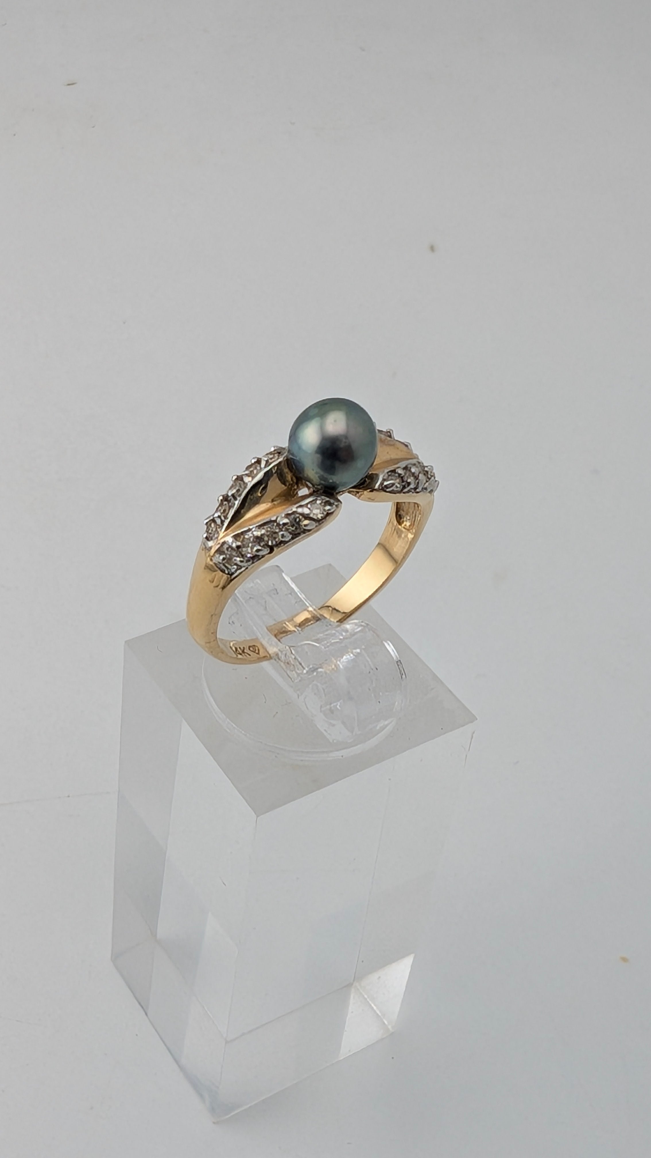 14K Yellow Gold Cultured Pearl & Diamond Accent Ring – Size 6¾