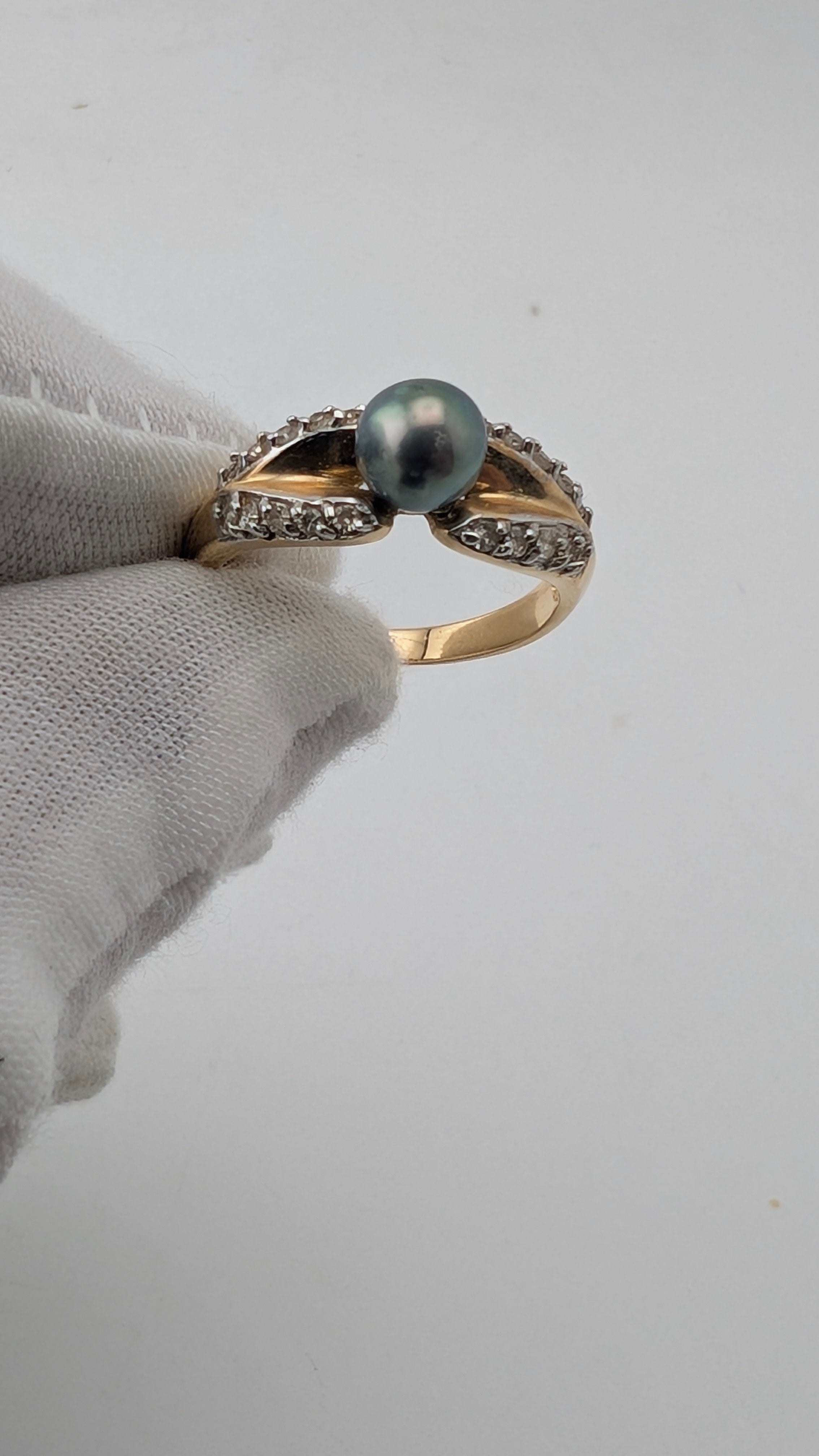 14K Yellow Gold Cultured Pearl & Diamond Accent Ring – Size 6¾