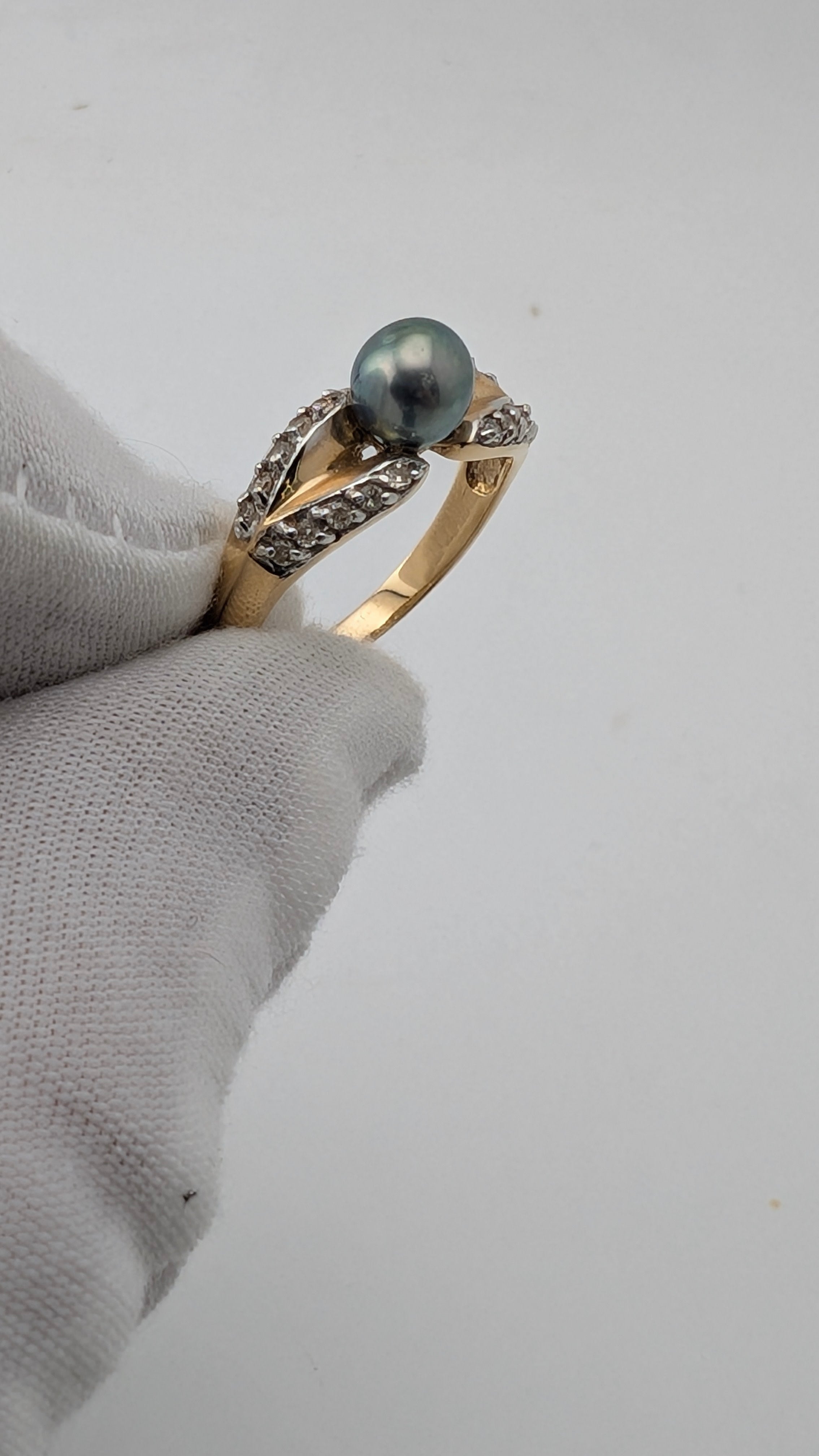14K Yellow Gold Cultured Pearl & Diamond Accent Ring – Size 6¾