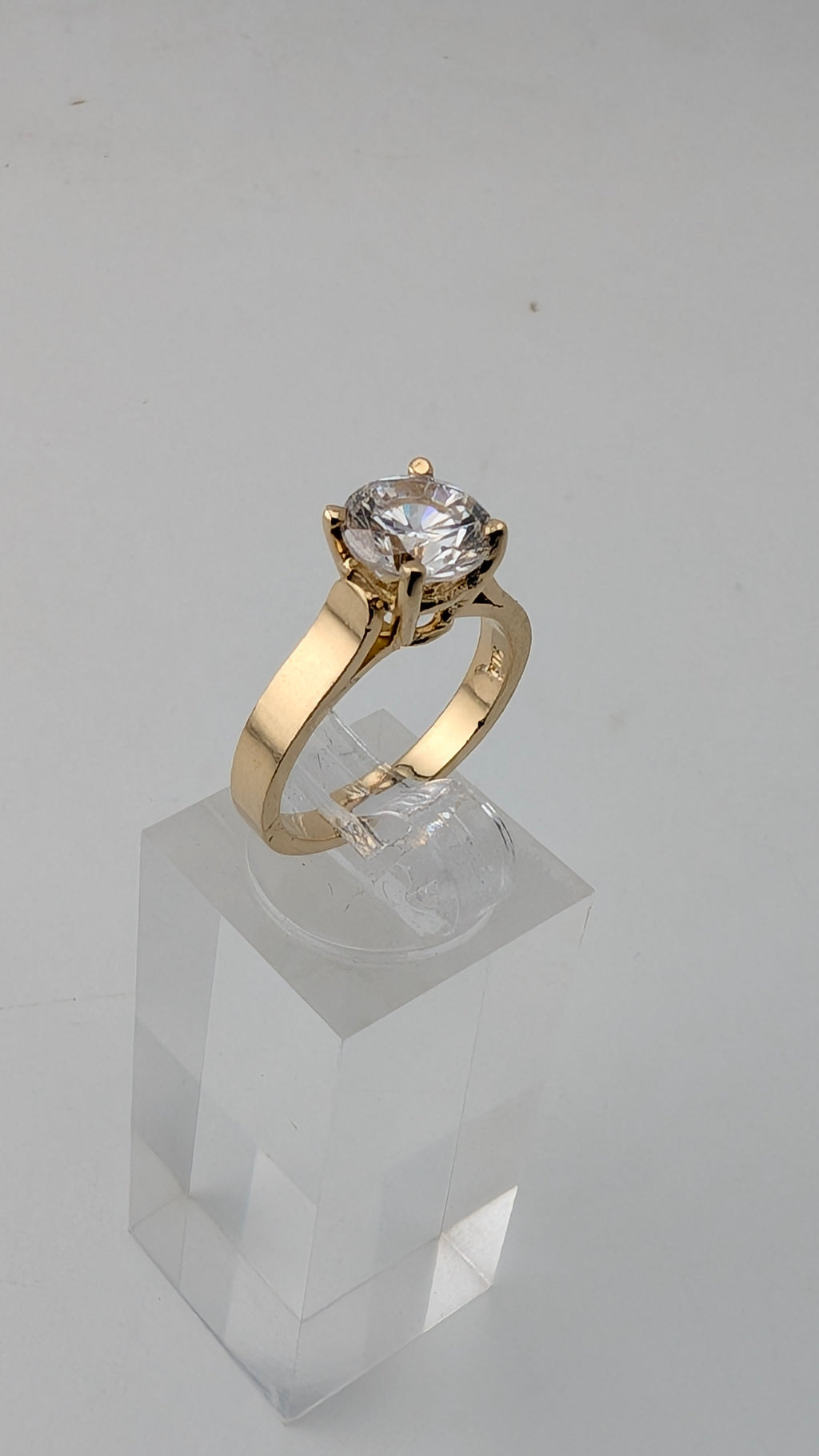 10K Yellow Gold Solitaire Ring – Round Clear Stone, Size 6¼