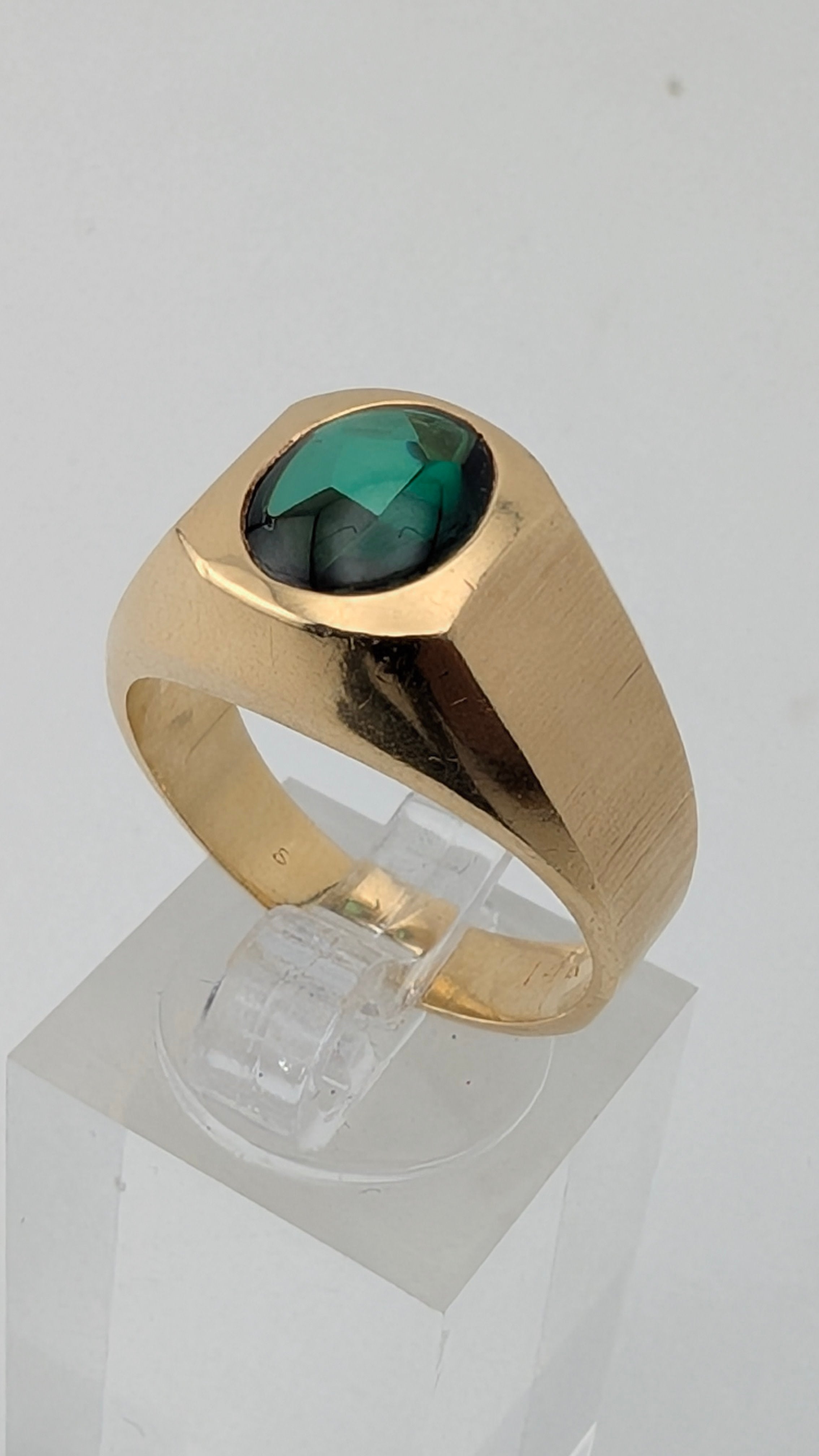 Heavy 14K Gold Emerald Signet Ring – Size 9 – 13.3 Grams