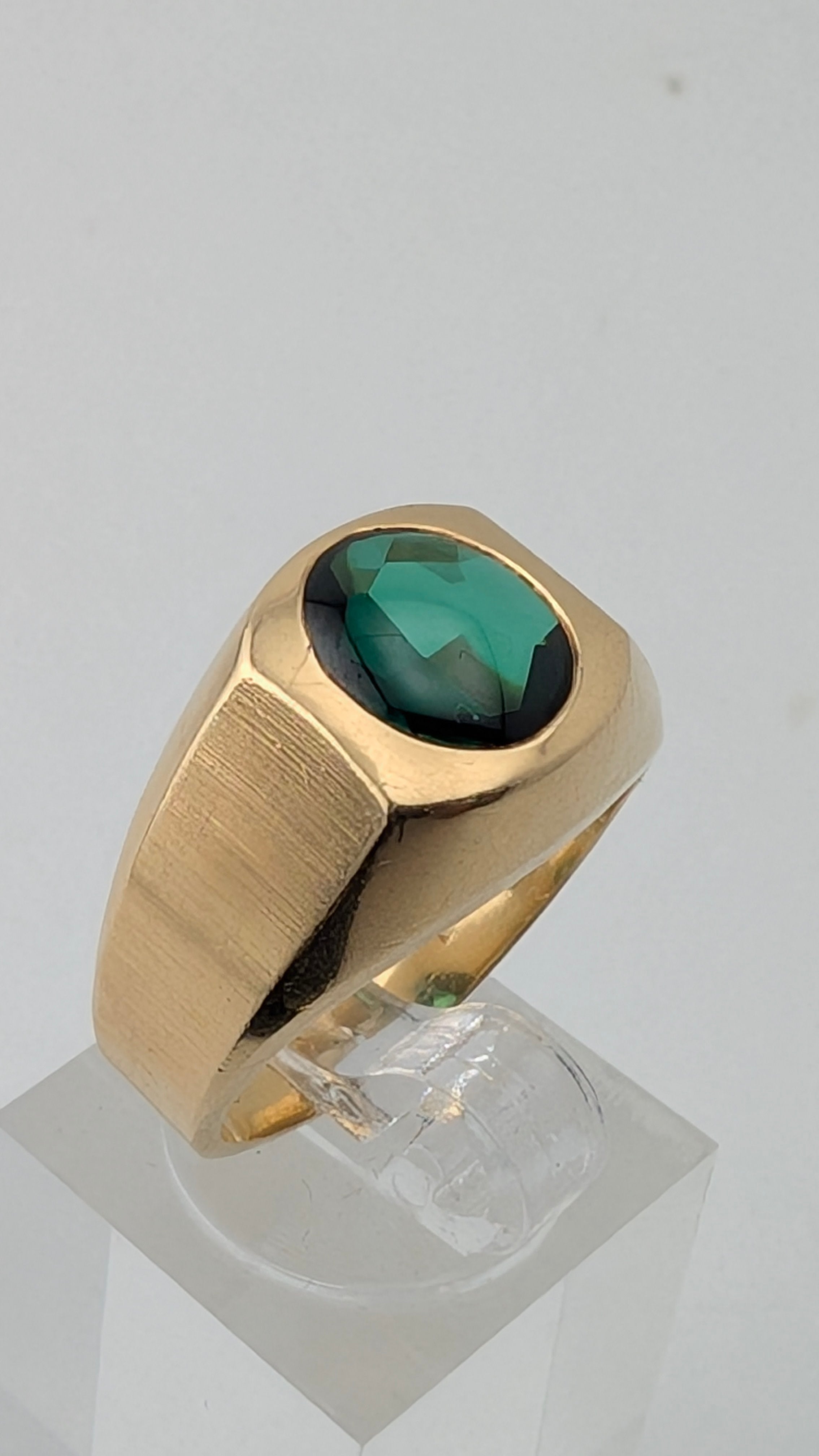 Heavy 14K Gold Emerald Signet Ring – Size 9 – 13.3 Grams