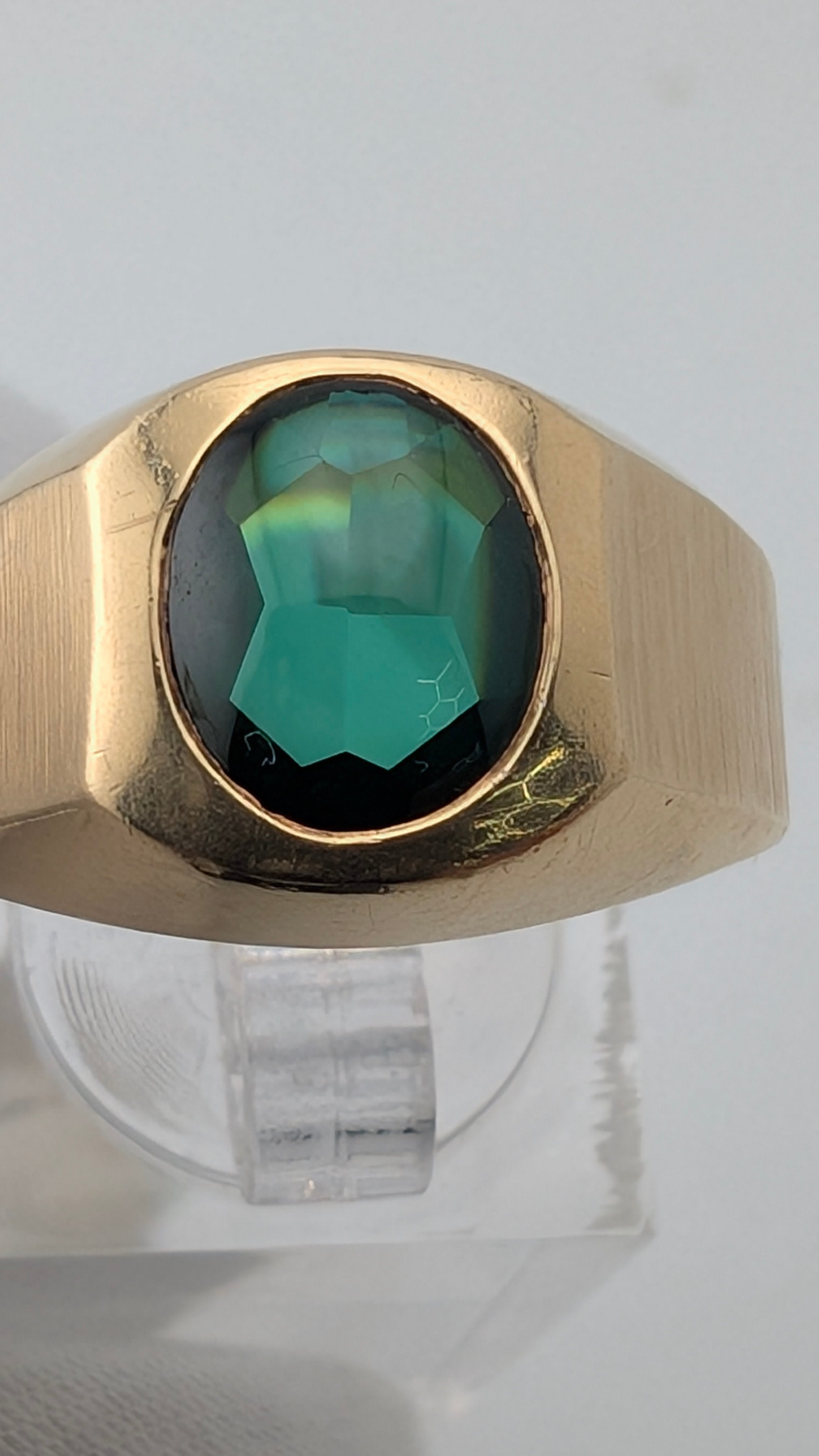 Heavy 14K Gold Emerald Signet Ring – Size 9 – 13.3 Grams