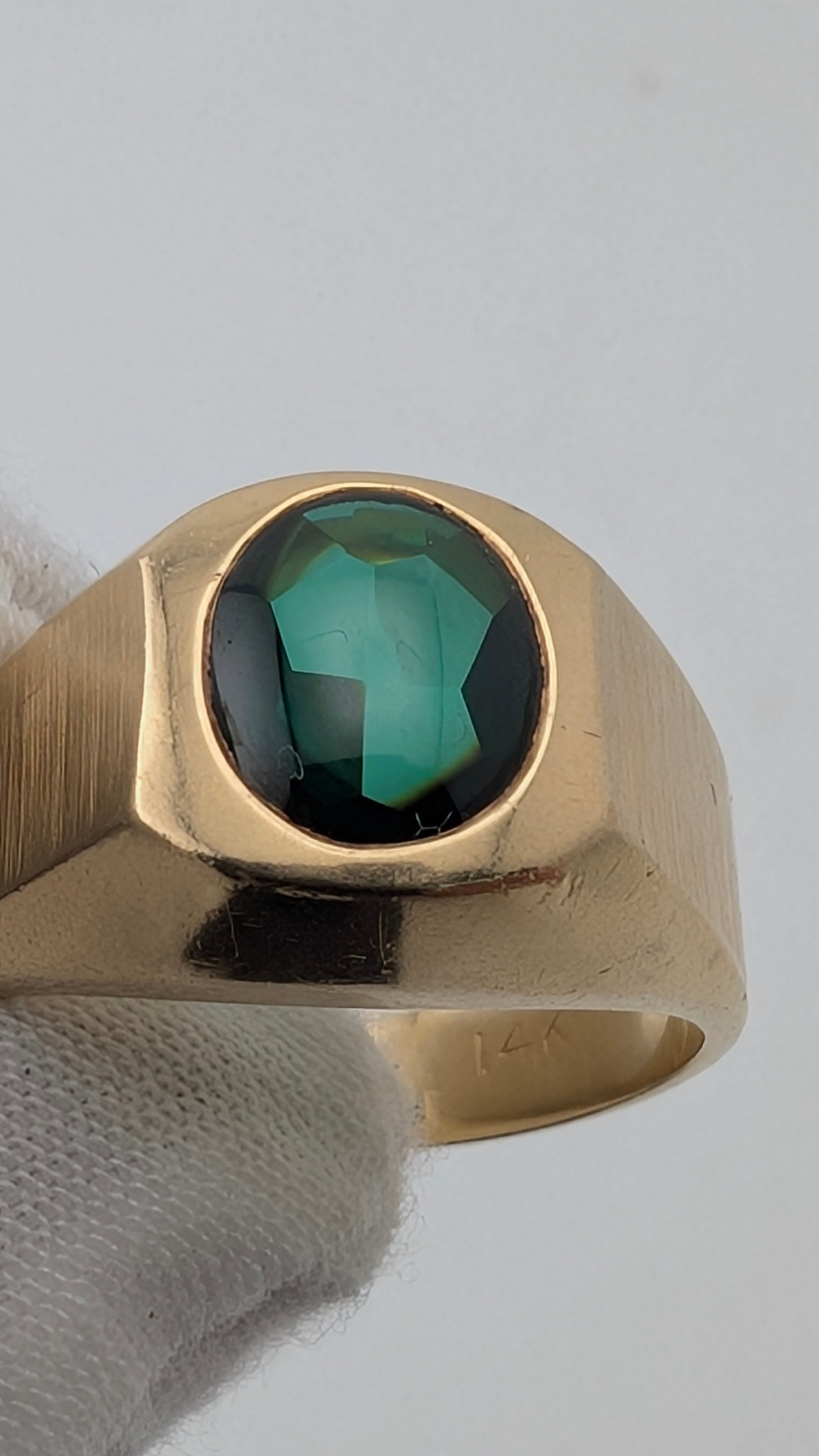 Heavy 14K Gold Emerald Signet Ring – Size 9 – 13.3 Grams