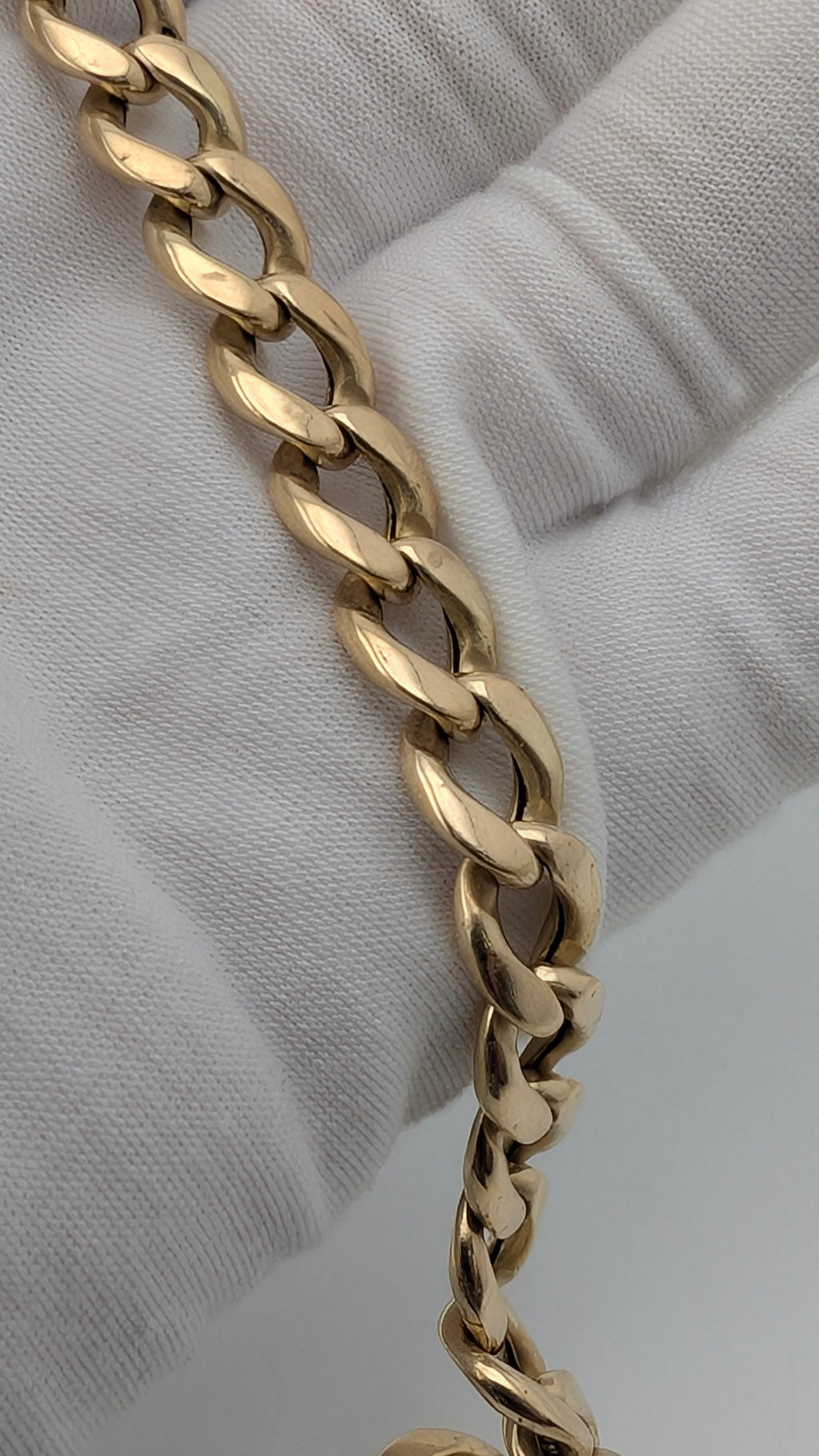 10K Yellow Gold Curb Link Bracelet – 16.5 Grams – 9 Inches – 9.25mm Wide