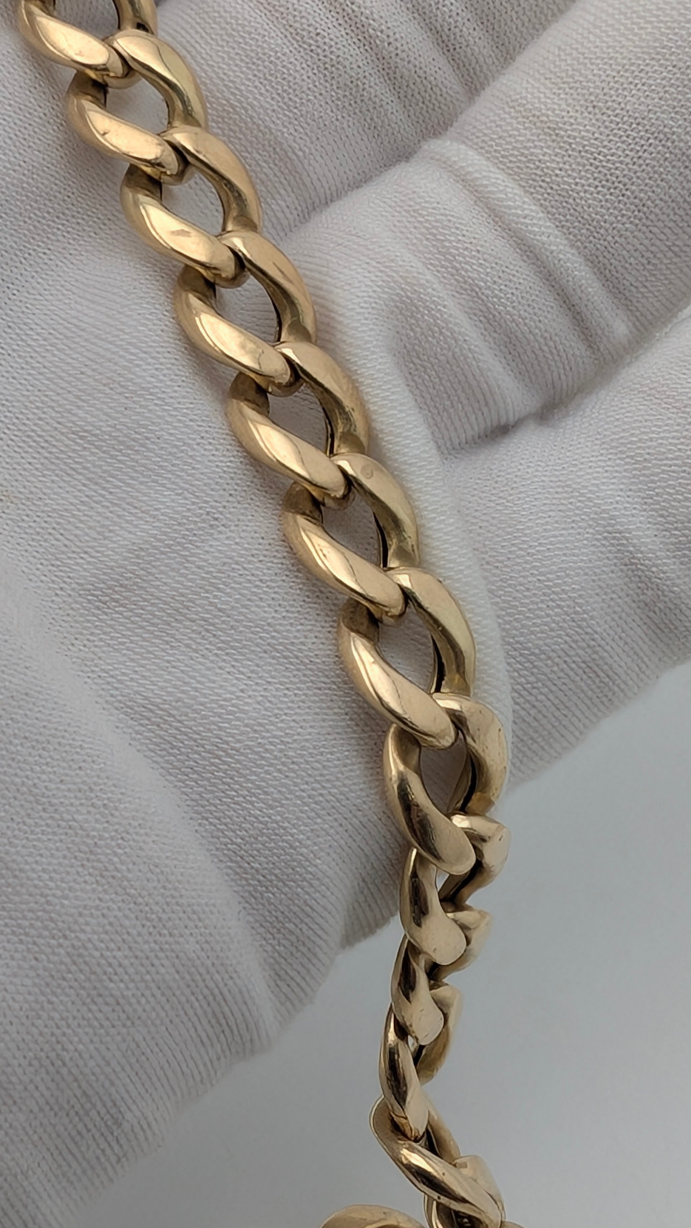 10K Yellow Gold Curb Link Bracelet – 16.5 Grams – 9 Inches – 9.25mm Wide