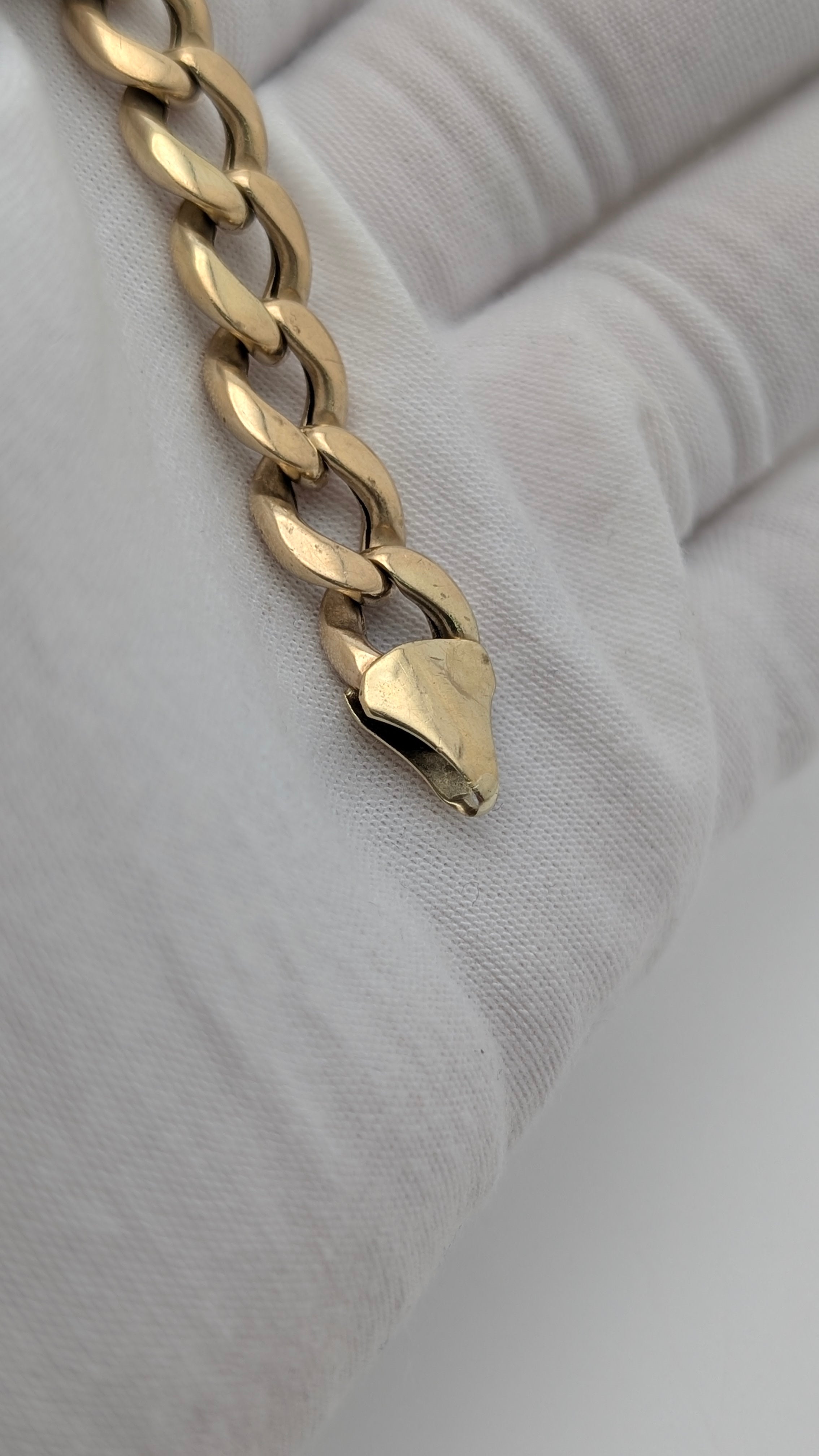 10K Yellow Gold Curb Link Bracelet – 16.5 Grams – 9 Inches – 9.25mm Wide