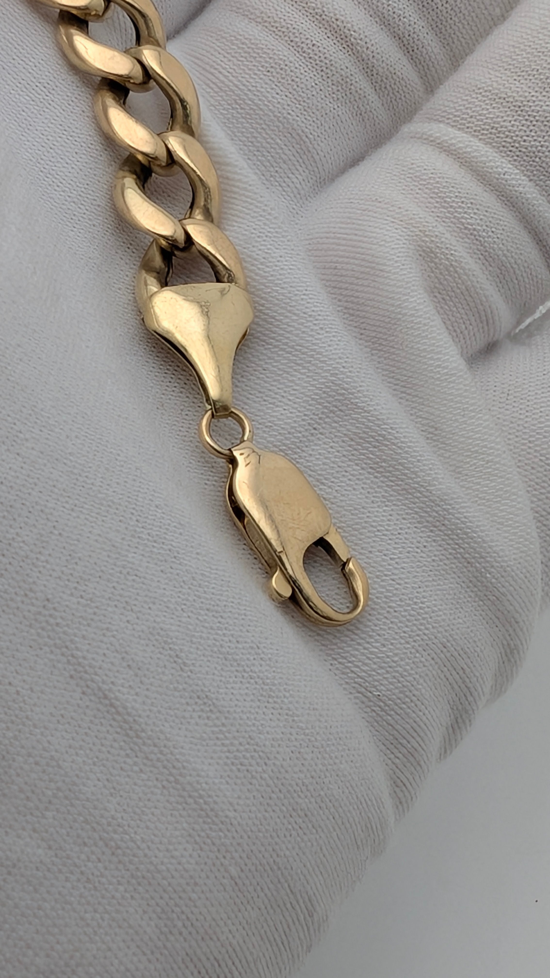 10K Yellow Gold Curb Link Bracelet – 16.5 Grams – 9 Inches – 9.25mm Wide