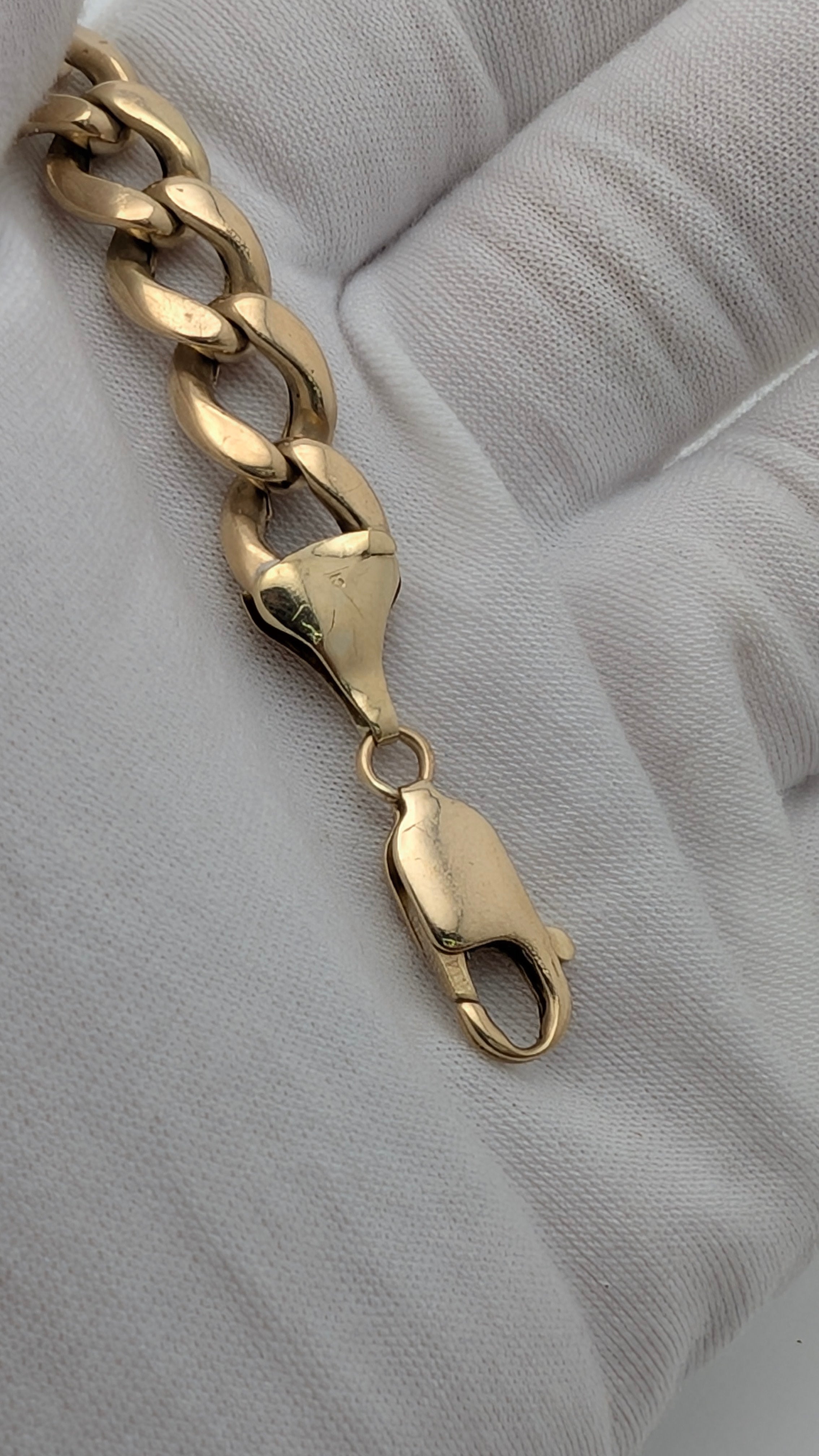 10K Yellow Gold Curb Link Bracelet – 16.5 Grams – 9 Inches – 9.25mm Wide