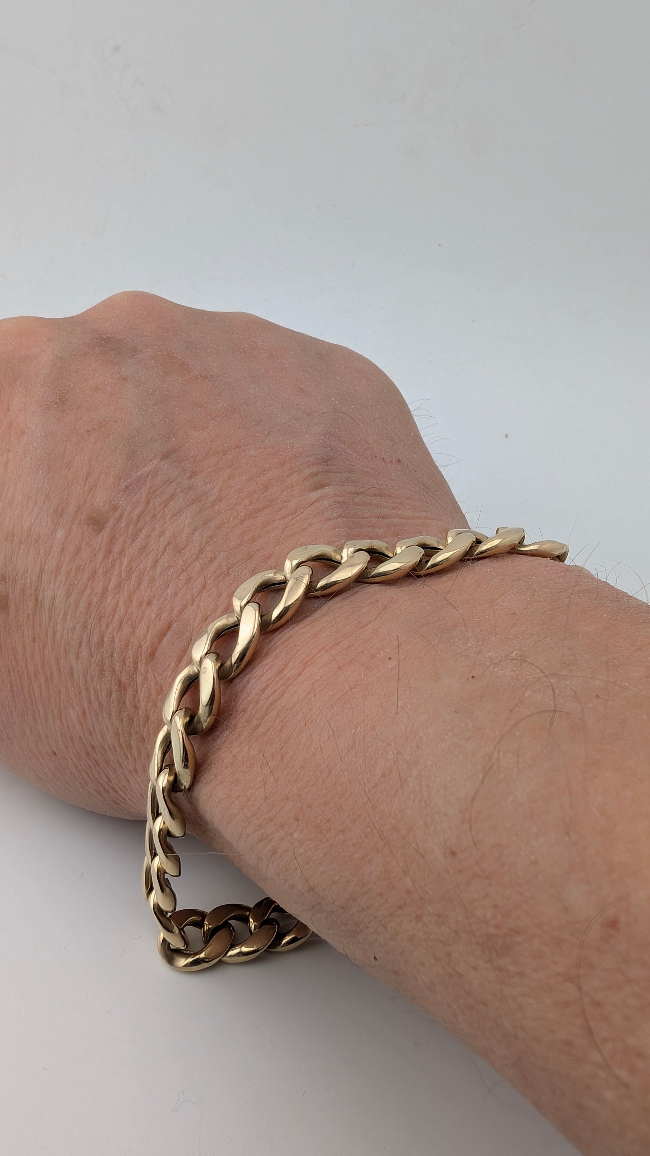 10K Yellow Gold Curb Link Bracelet – 16.5 Grams – 9 Inches – 9.25mm Wide