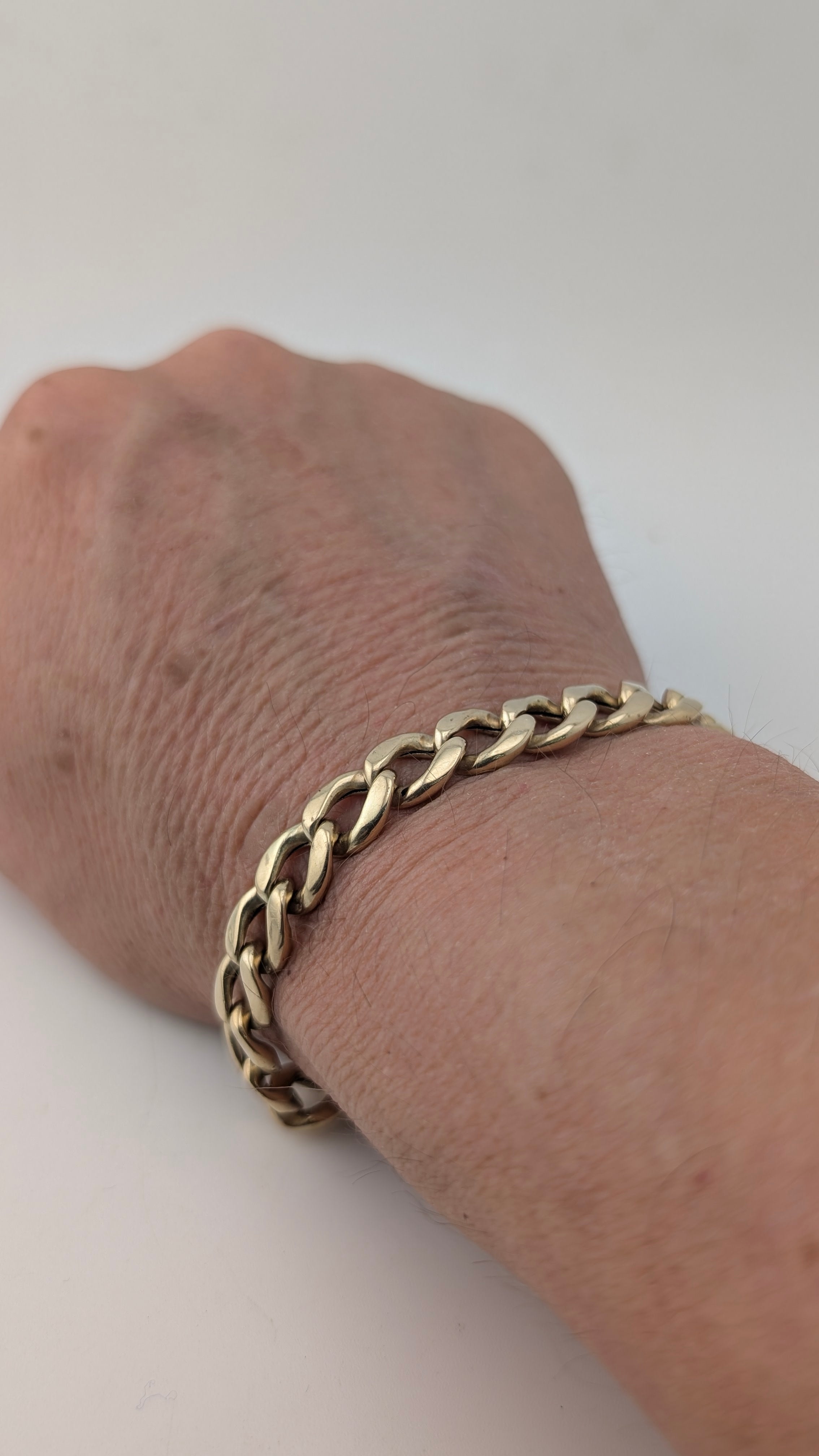 10K Yellow Gold Curb Link Bracelet – 16.5 Grams – 9 Inches – 9.25mm Wide