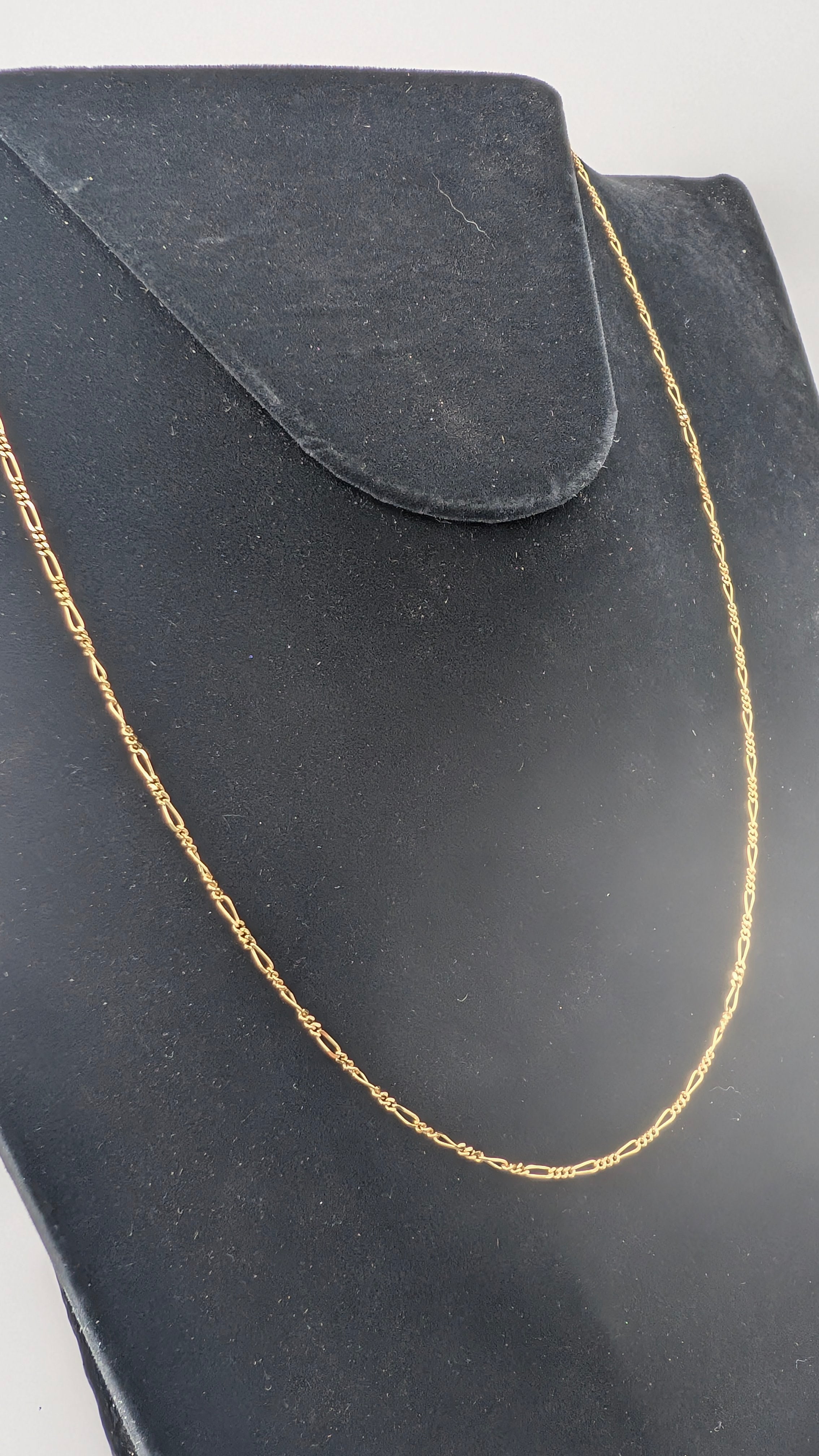 Vintage 10K Yellow Gold Italian Figaro Chain Necklace 22" – 4.0g