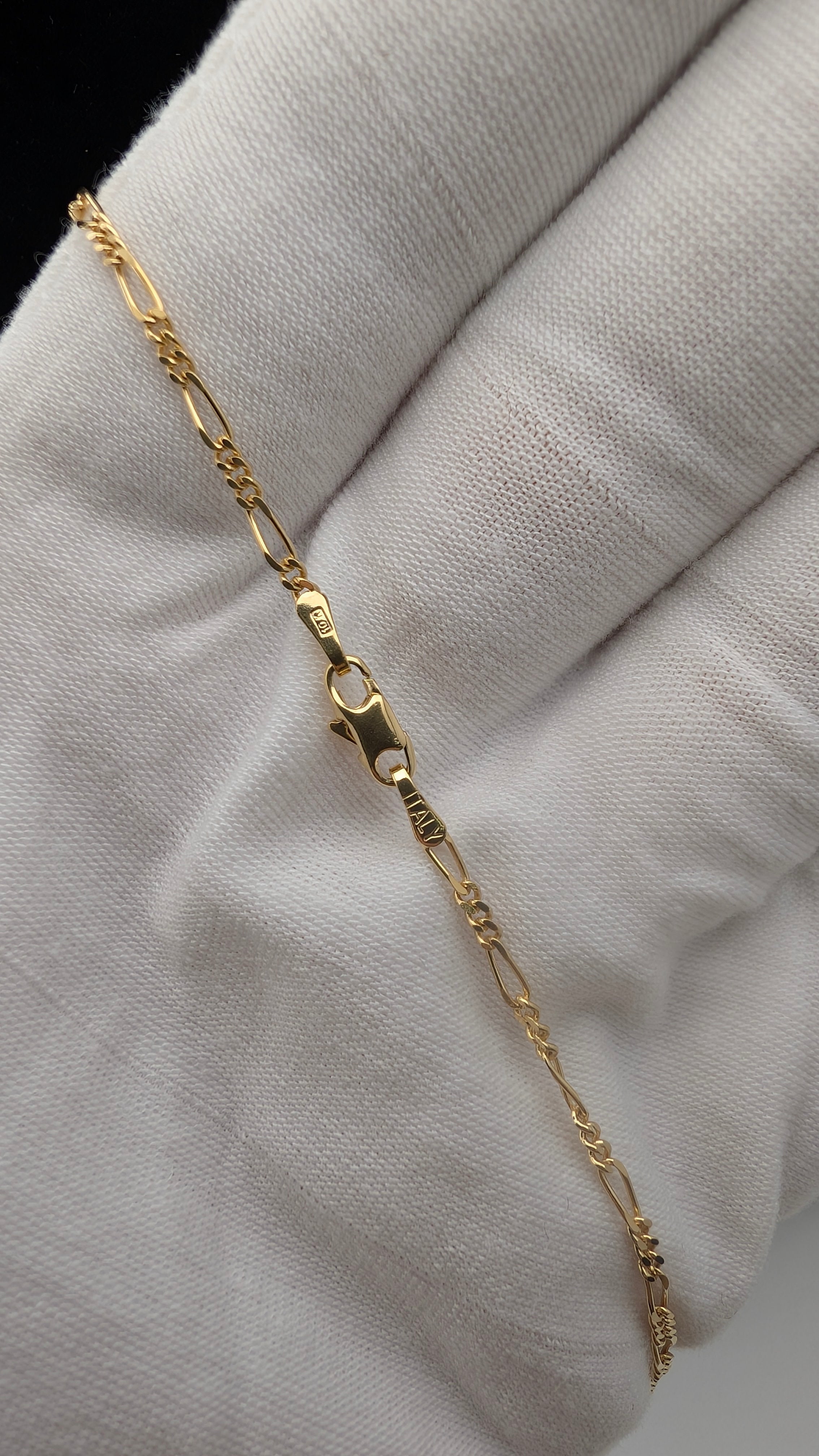 Vintage 10K Yellow Gold Italian Figaro Chain Necklace 22" – 4.0g
