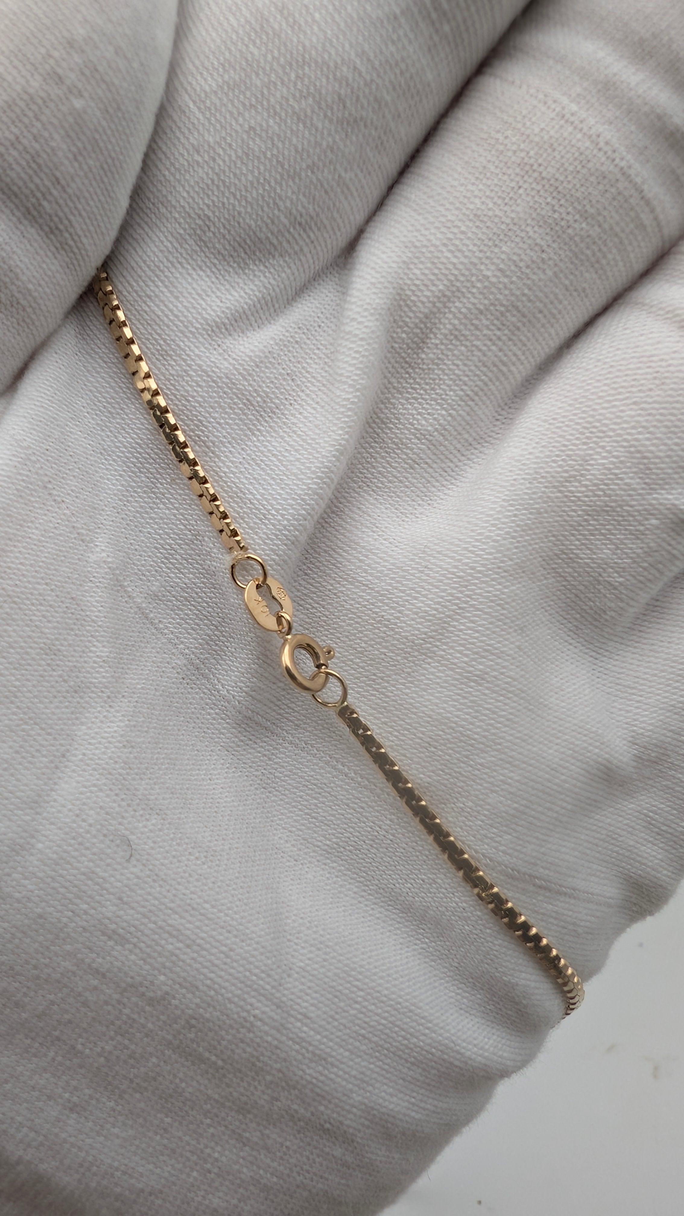 10K Yellow Gold Box Chain Necklace | 24" | 5.7g | 1.6mm