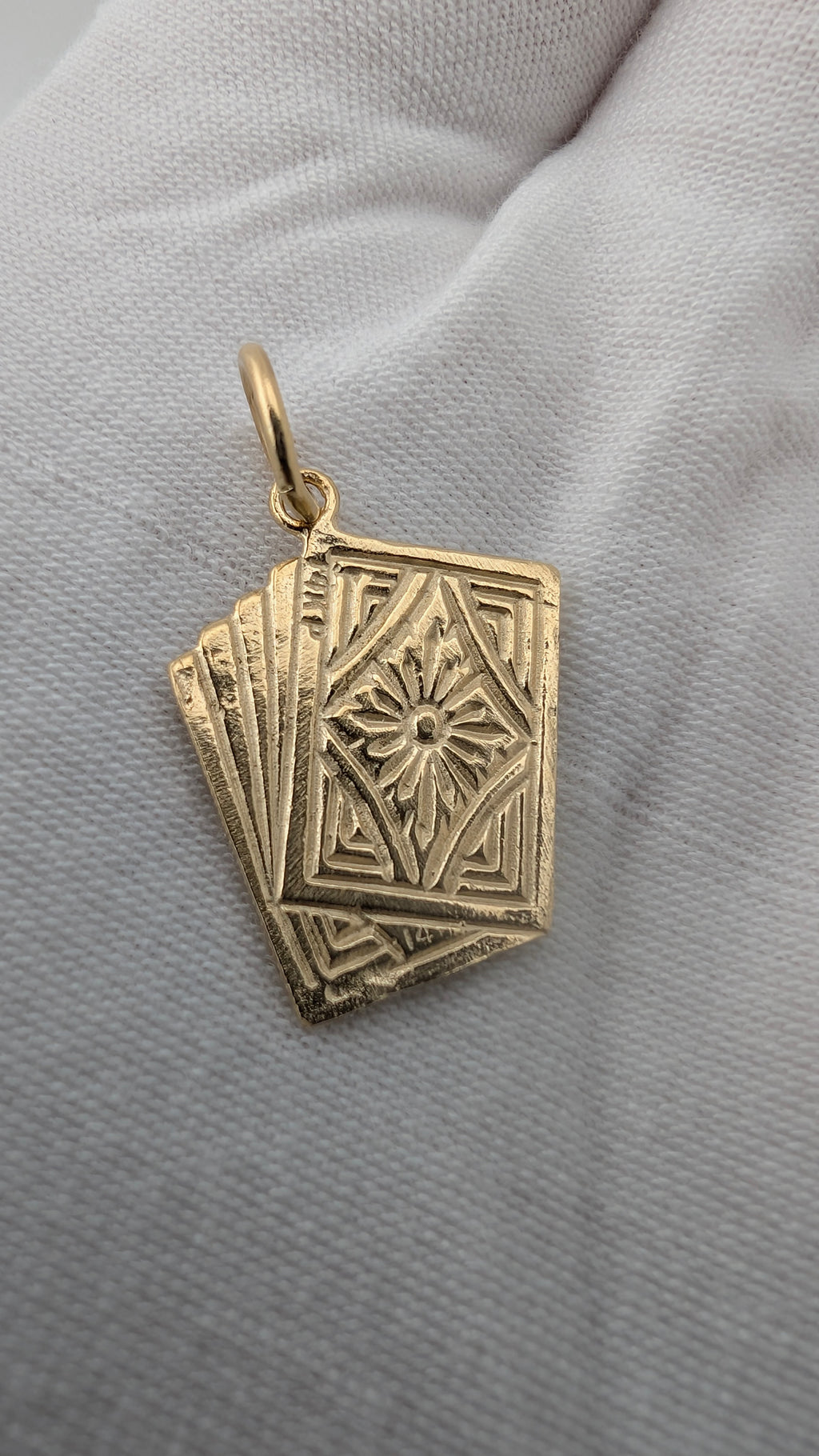 Vintage 14K Yellow Gold Royal Flush Playing Cards Pendant | 25mm | 2.16g