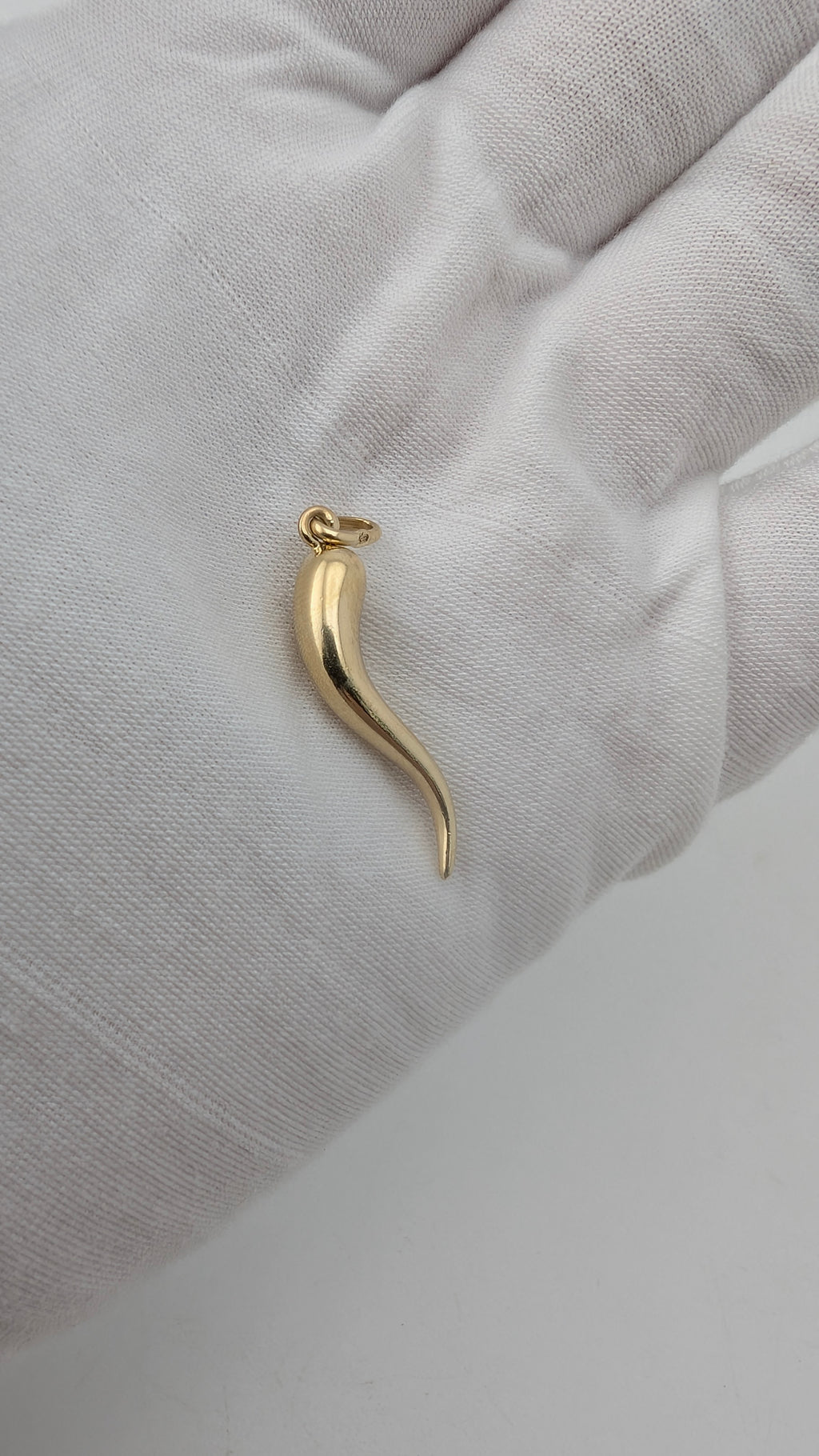 10K Yellow Gold Italian Cornicello Horn Pendant | Lucky Charm | 33mm | 0.90g