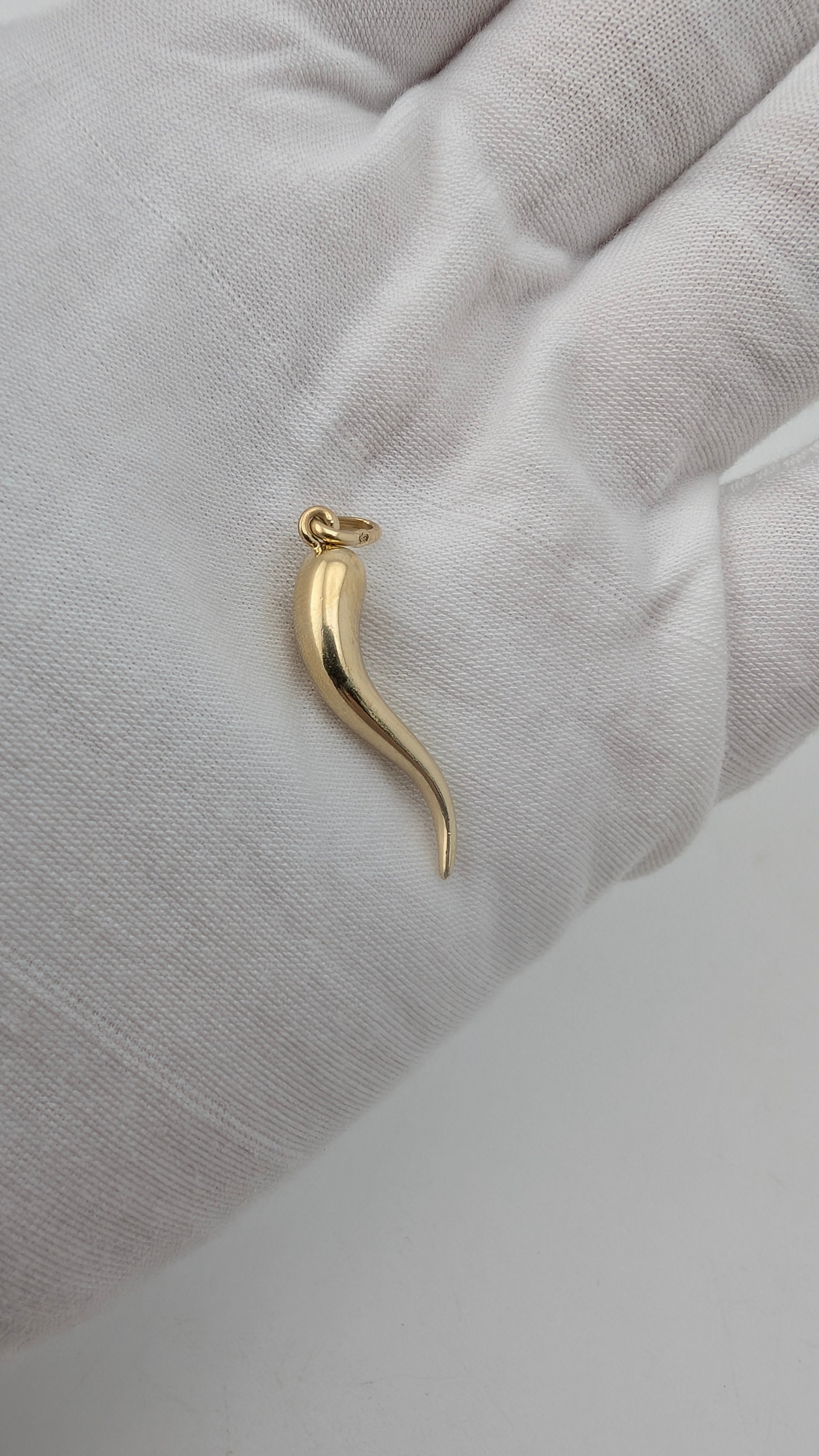 10K Yellow Gold Italian Cornicello Horn Pendant | Lucky Charm | 33mm | 0.90g