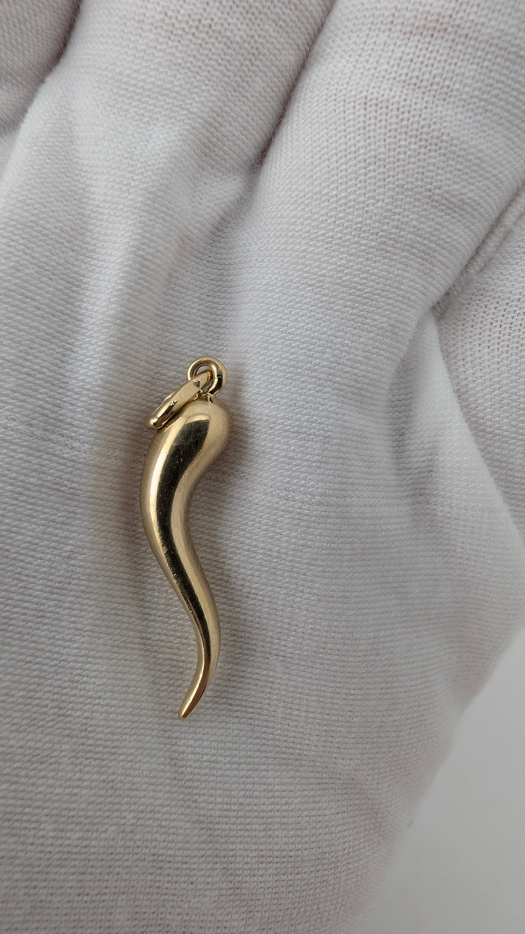 10K Yellow Gold Italian Cornicello Horn Pendant | Lucky Charm | 33mm | 0.90g