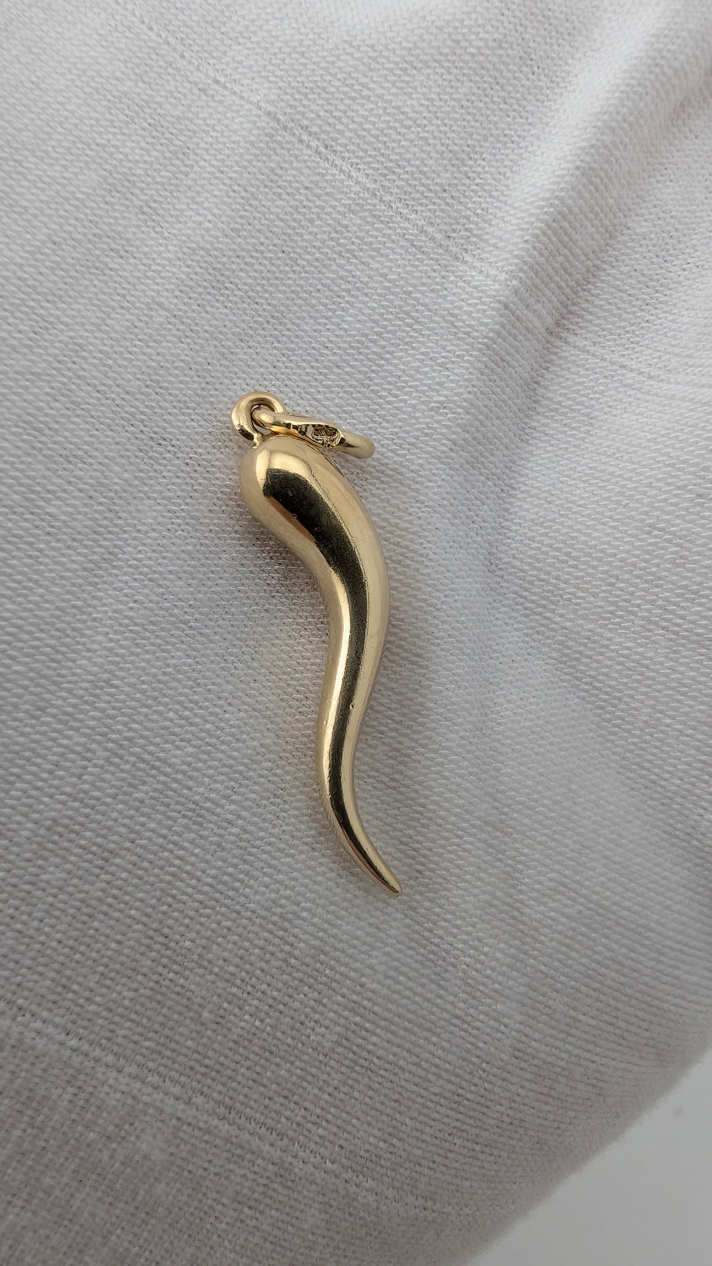 10K Yellow Gold Italian Cornicello Horn Pendant | Lucky Charm | 33mm | 0.90g