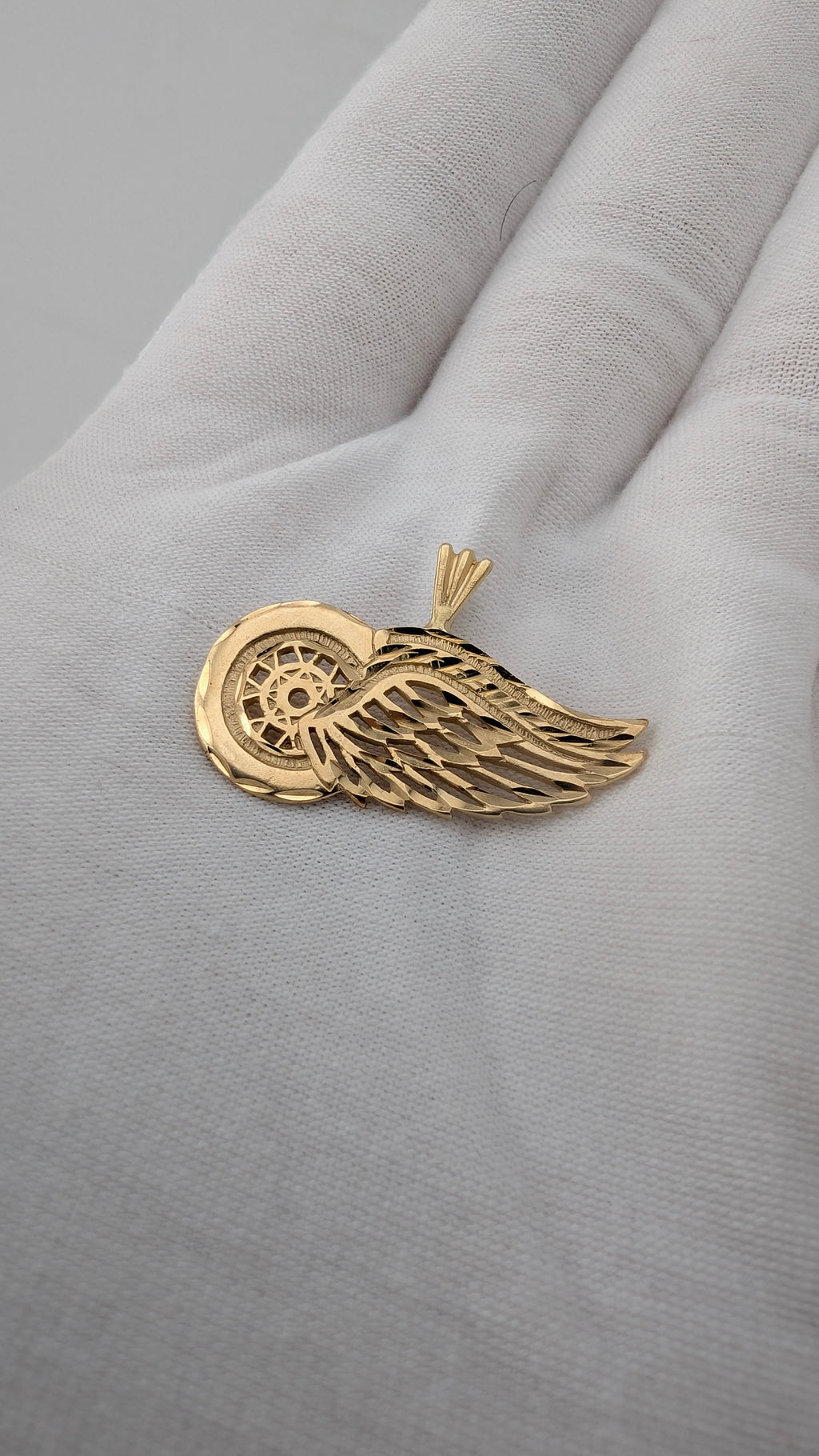 Vintage 14K Gold Detroit Red Wings Winged Wheel Pendant | Official NHL 1986 | 2.58g