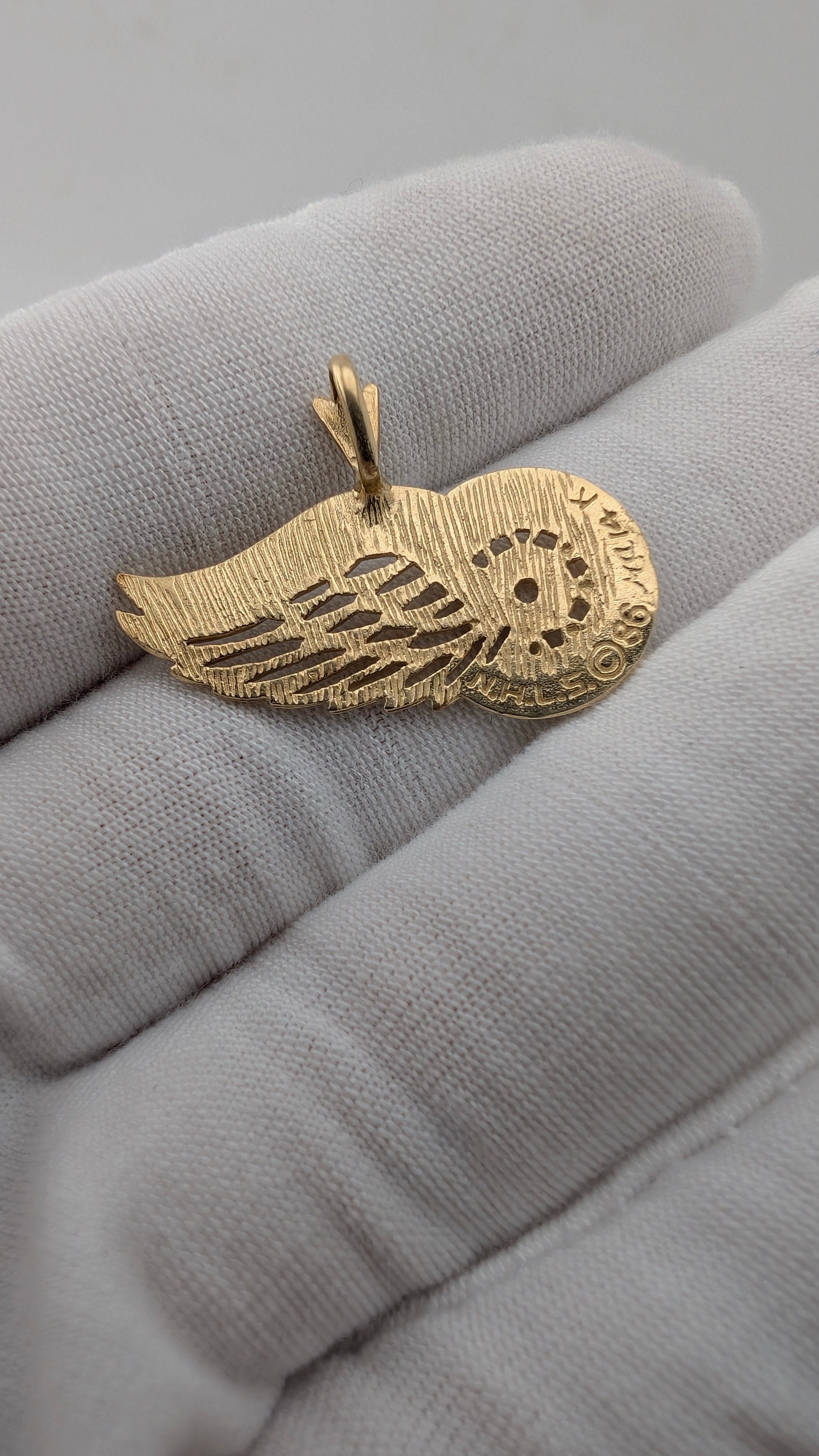 Vintage 14K Gold Detroit Red Wings Winged Wheel Pendant | Official NHL 1986 | 2.58g